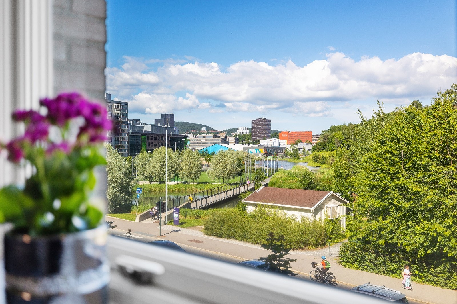 Soverom 1 - Utsyn fra vindu. Galleribilde