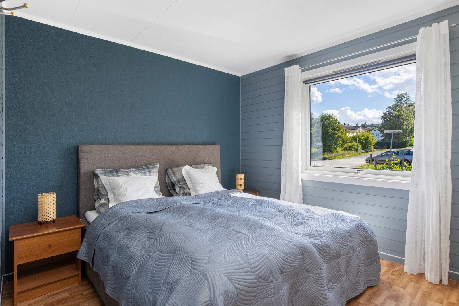 I 1. etasje finner man tre soverom. Galleribilde