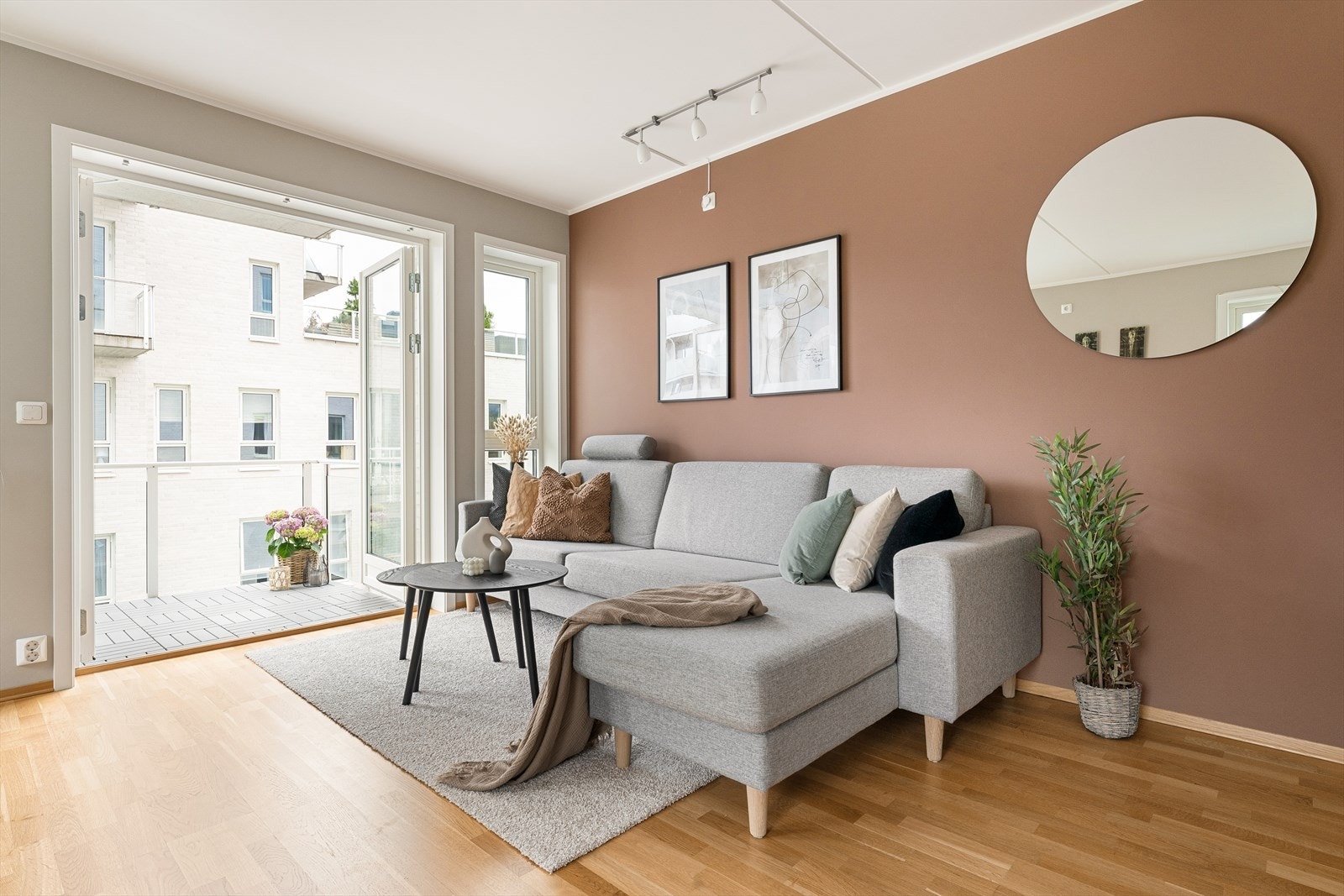 Velkommen inn til en lys og flott 3-roms selveier leilighet. Galleribilde