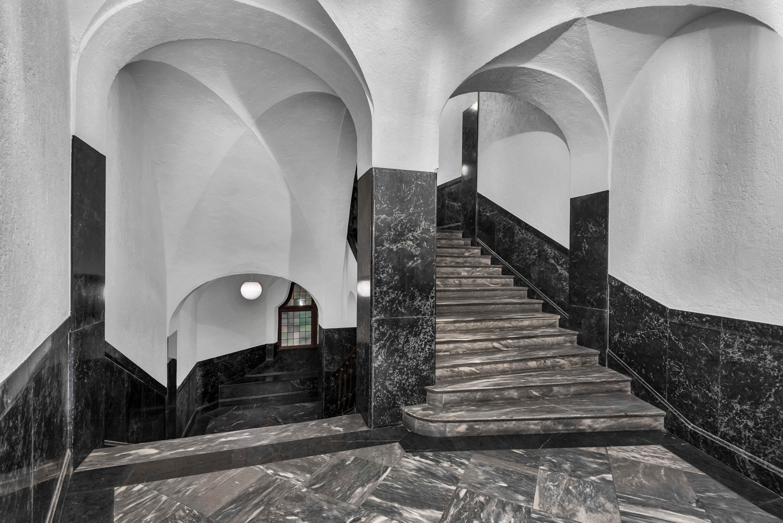 Eiendommen ligger i Quadraturen, et sameie som er etablert i den ærverdige Posthallen midt i Oslo sentrum Galleribilde