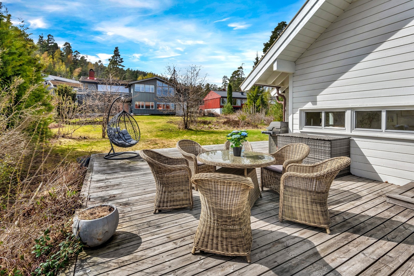 God plass til sittegrupper, grill m.m. Galleribilde