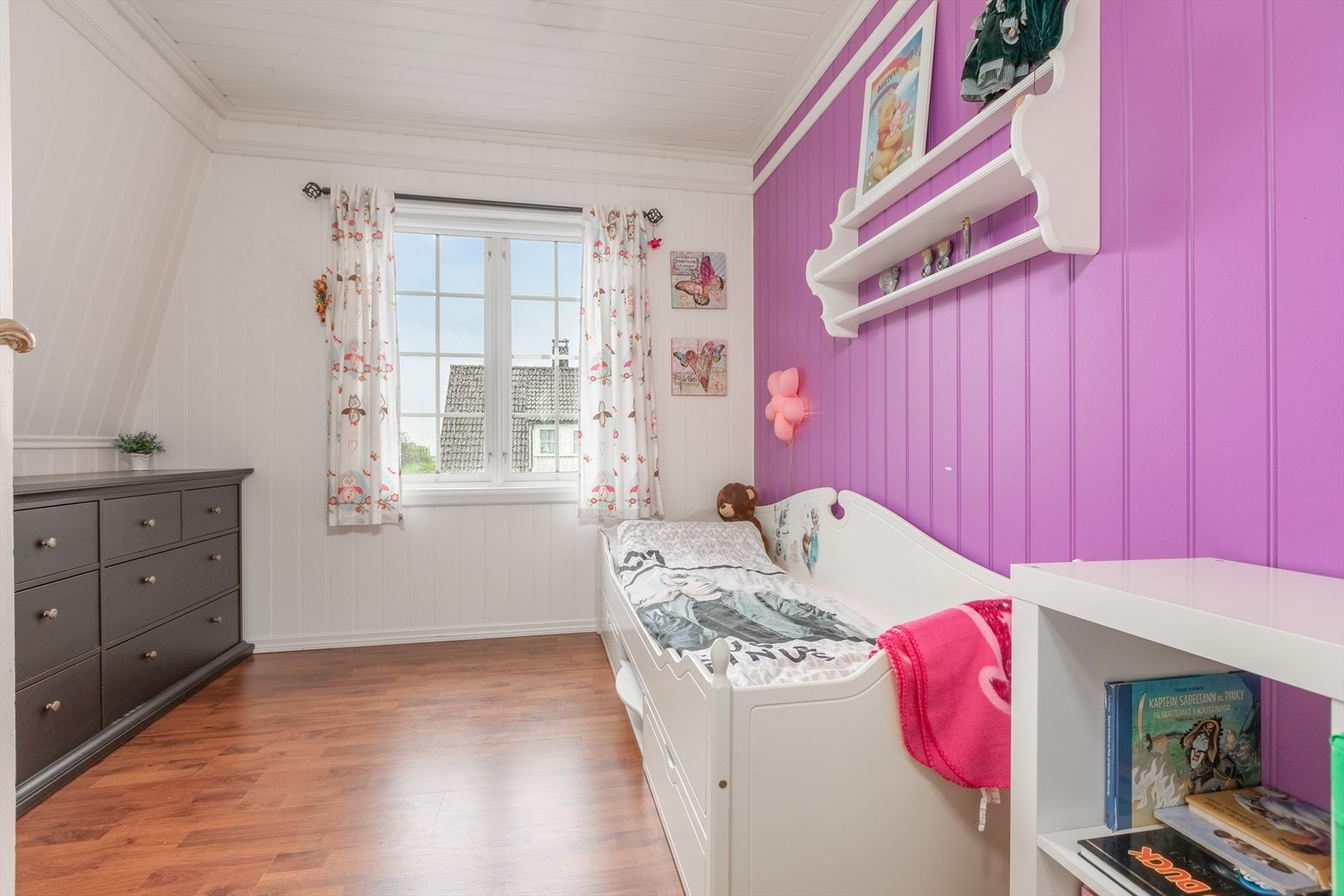 Loftet inneheld tilsaman 4 soverom.
Soverom 1 Galleribilde