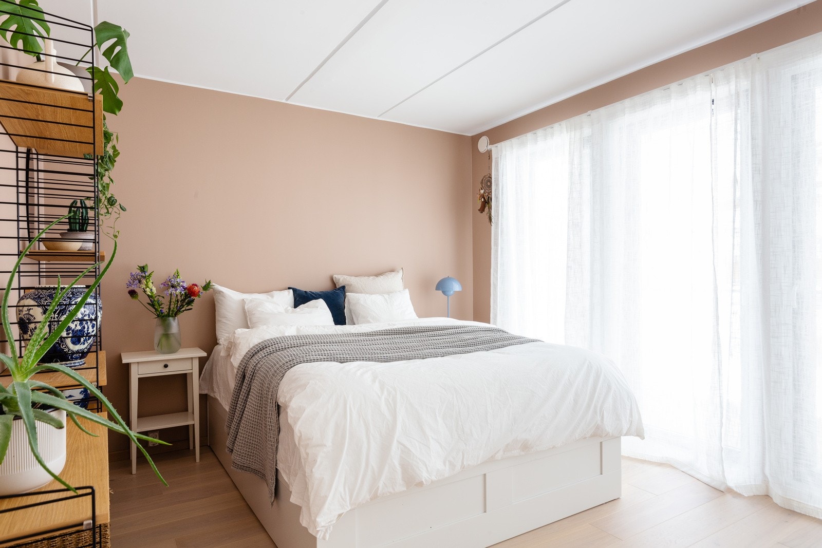 Soverommet vender inn mot bakgården i bygget. Galleribilde