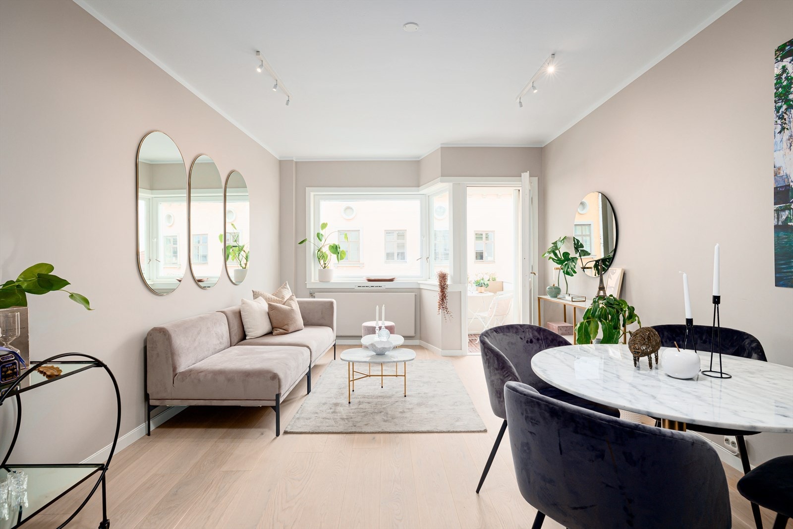 Hele boligen er pusset opp i 2022 med dokumentasjon Galleribilde