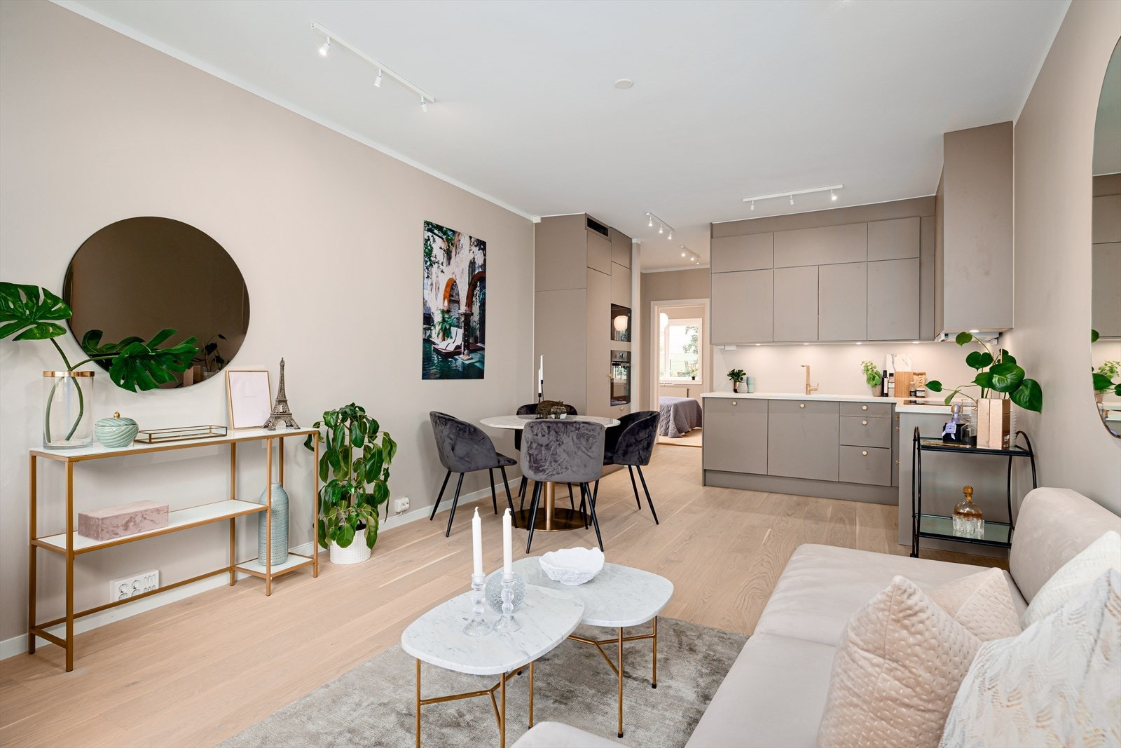 Velkommen til Benneches gate 5B presentert av Bjørn Johan Grini og Jon Anders Reutz ved Nordvik Bolig. Galleribilde