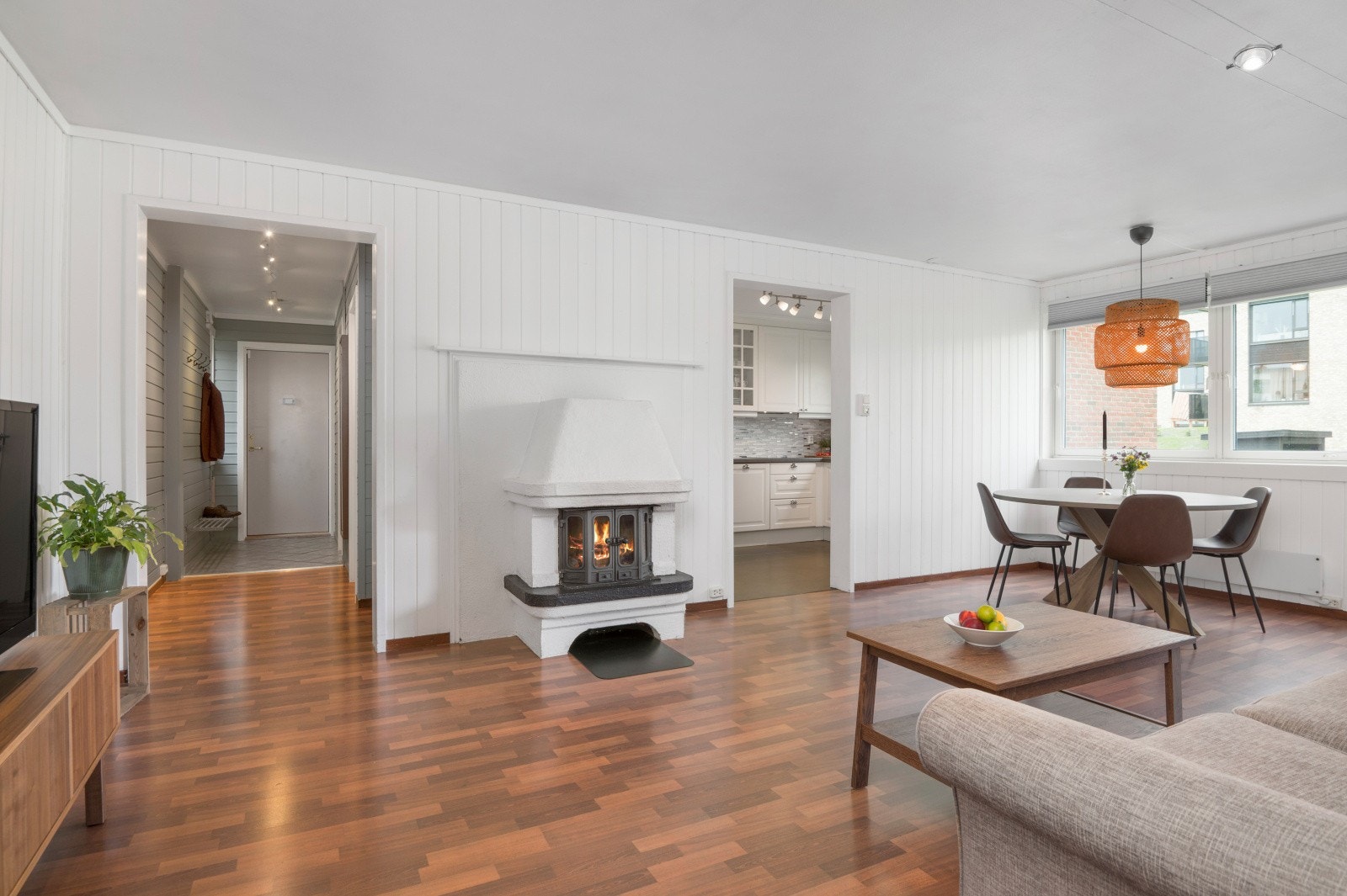 Det er gulvvarme på stue, kjøkken og i gang. Galleribilde