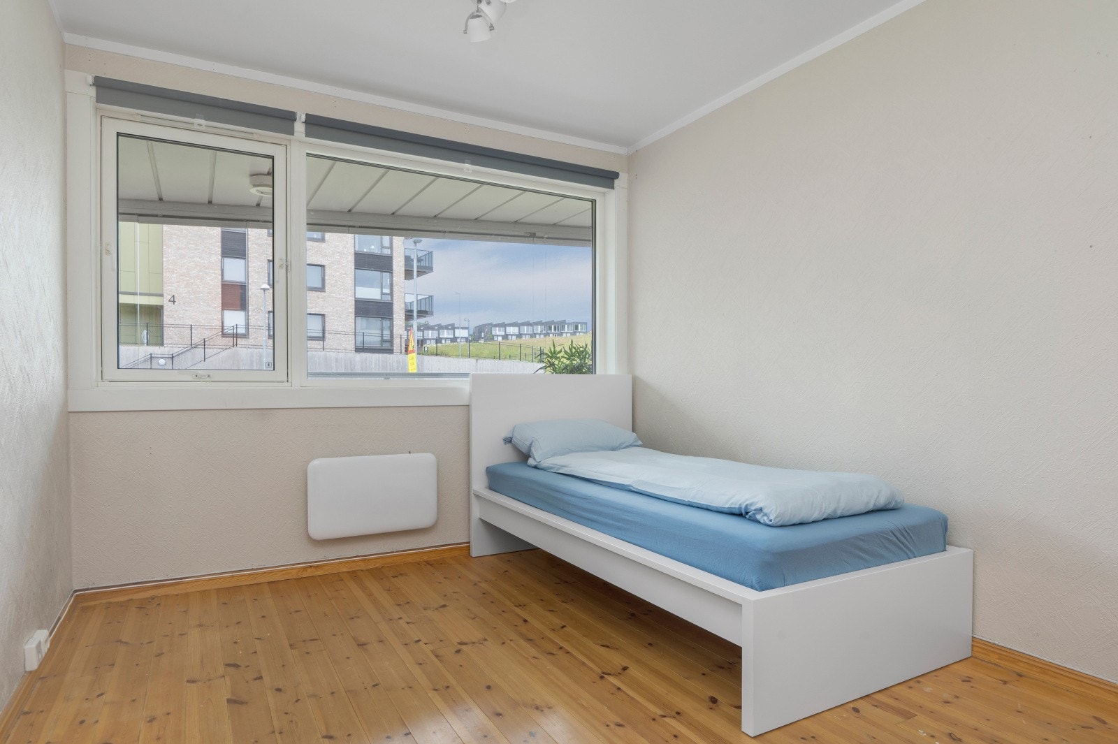 Det andre soverommet er på ca. 10,5 kvm. Galleribilde