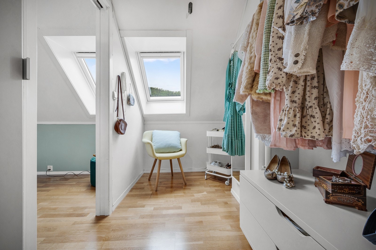 Omkledningsrom/ walk-in closet på 5,4 m². Galleribilde
