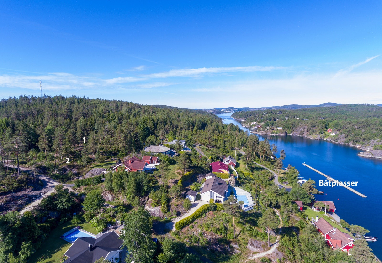 Fra Kragerø går det ferjer, hurtigbåt og taxibåter ut til Gumøy Galleribilde