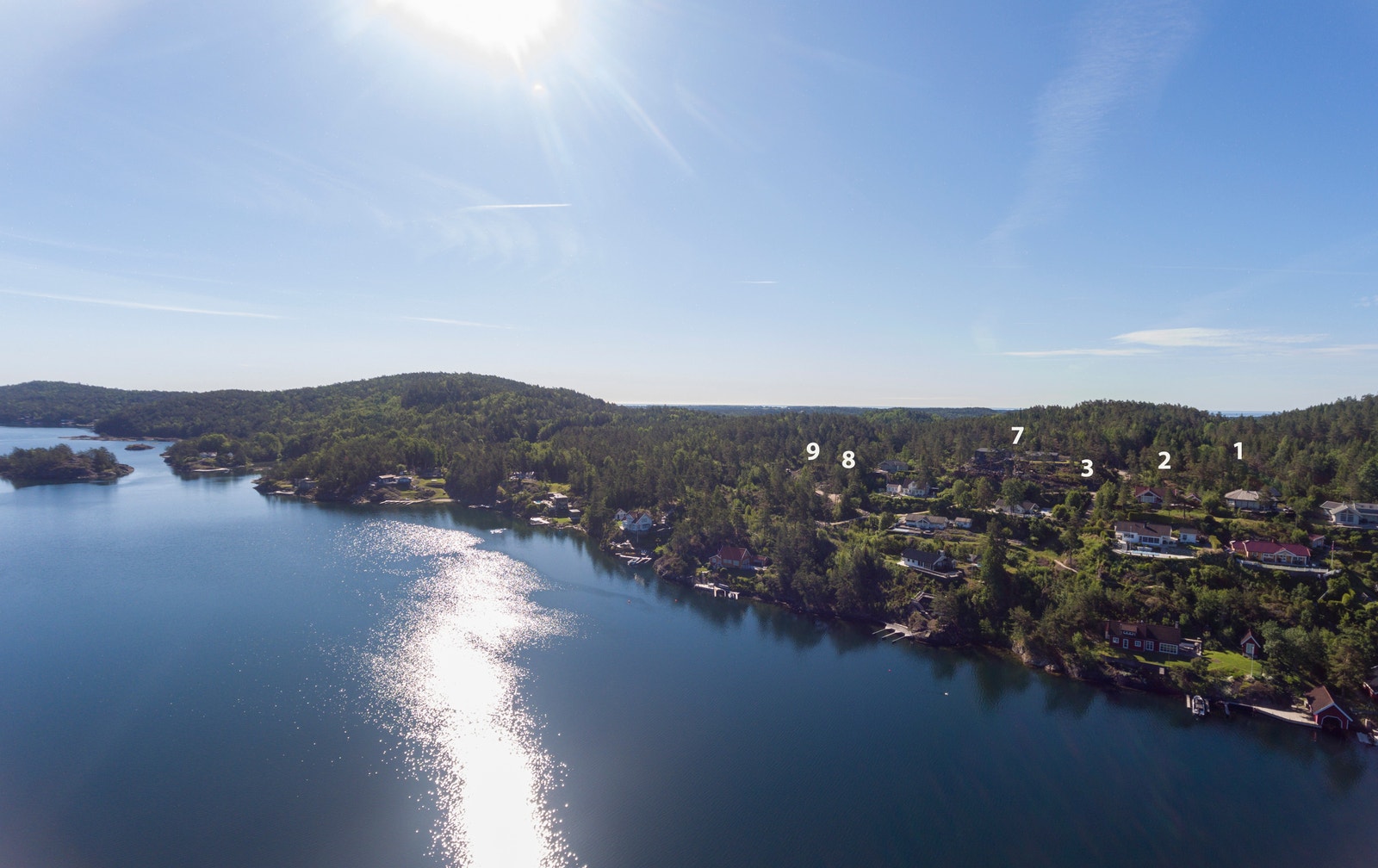 Alle tomtene ligger mellom 30-40 meter over havet og har særdeles gode solforhold Galleribilde