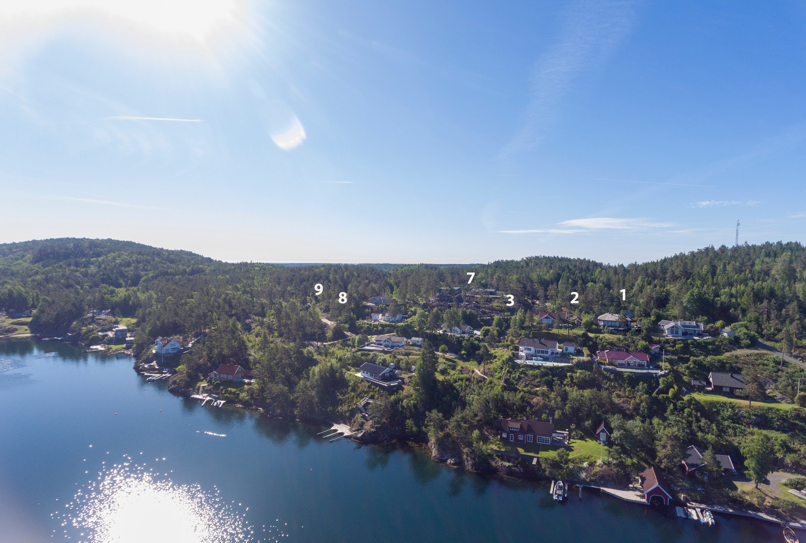 Alle tomtene ligger mellom 30-40 meter over havet og har særdeles gode solforhold Galleribilde