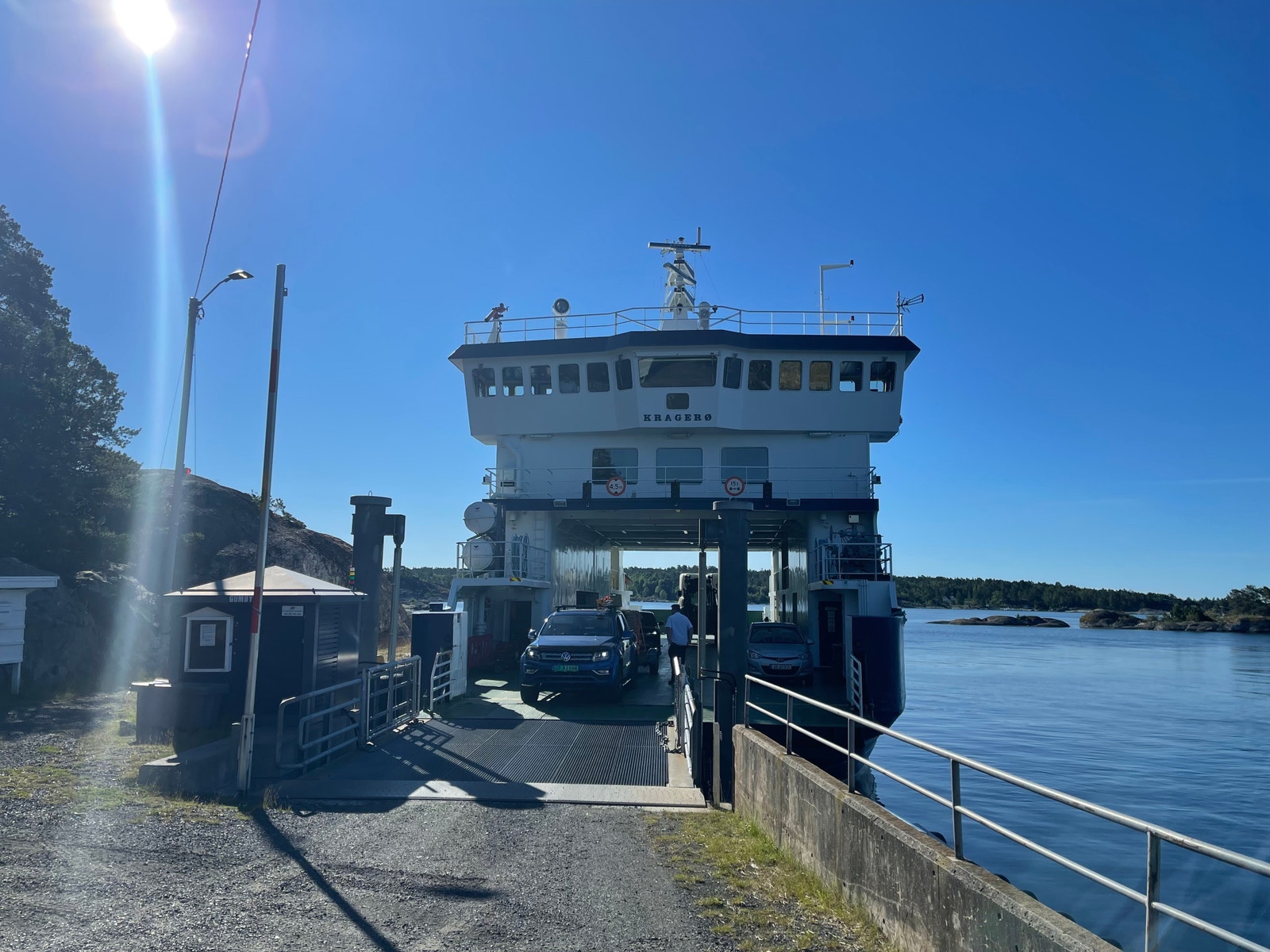 Turen ut tar ca. 20 minutter med ferje og tar deg til ferjeleiet på Tangane Galleribilde