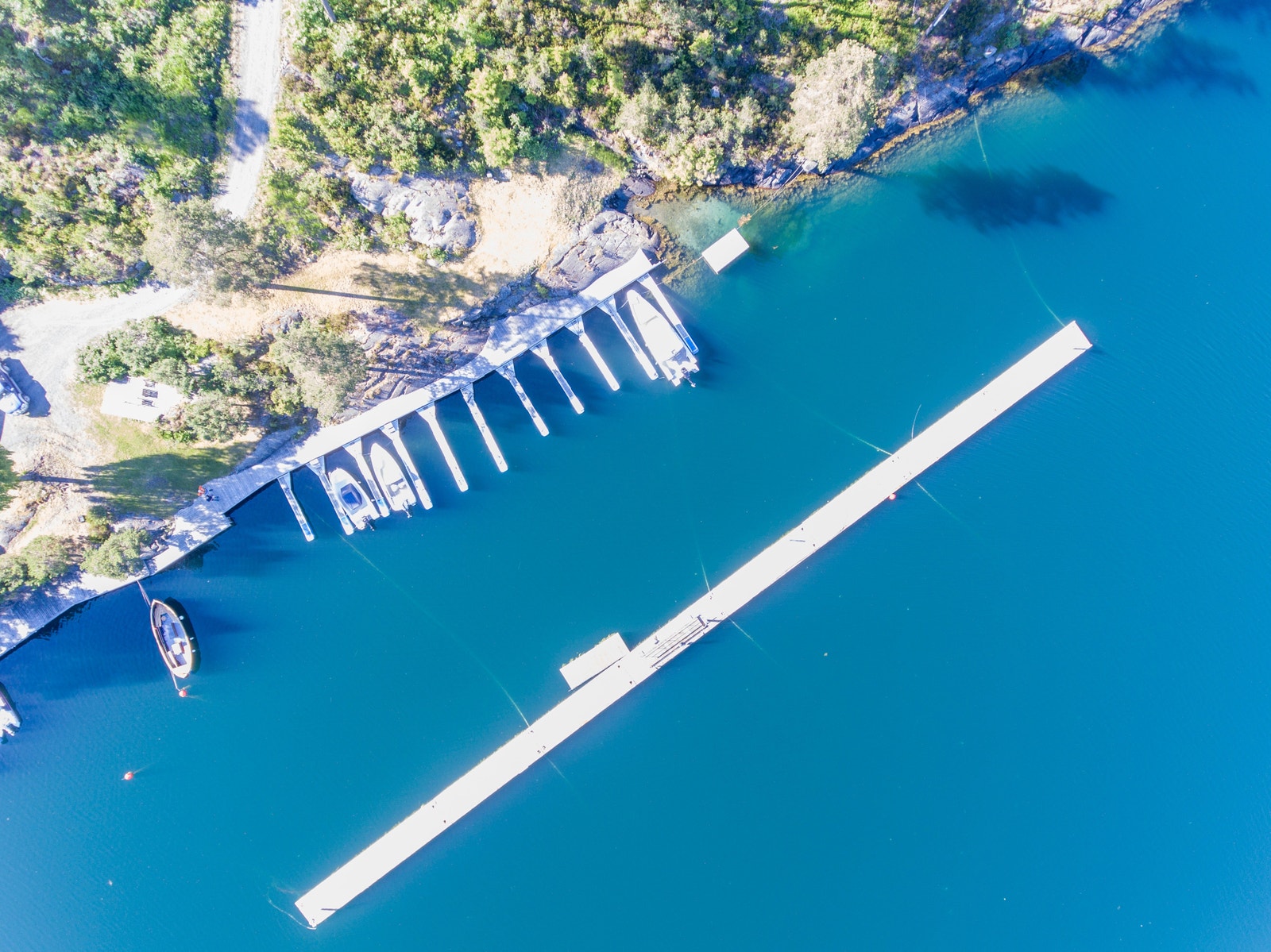 Mulighet for kjøp av båtplass et steinkast fra egen hytte Galleribilde