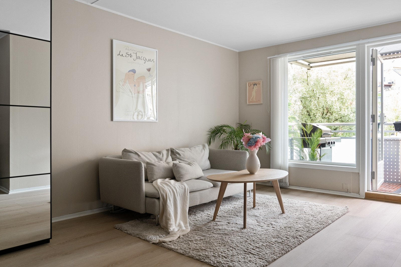 Stuen er et herlig, sosialt rom som fyller de flestes ønsker og behov Galleribilde