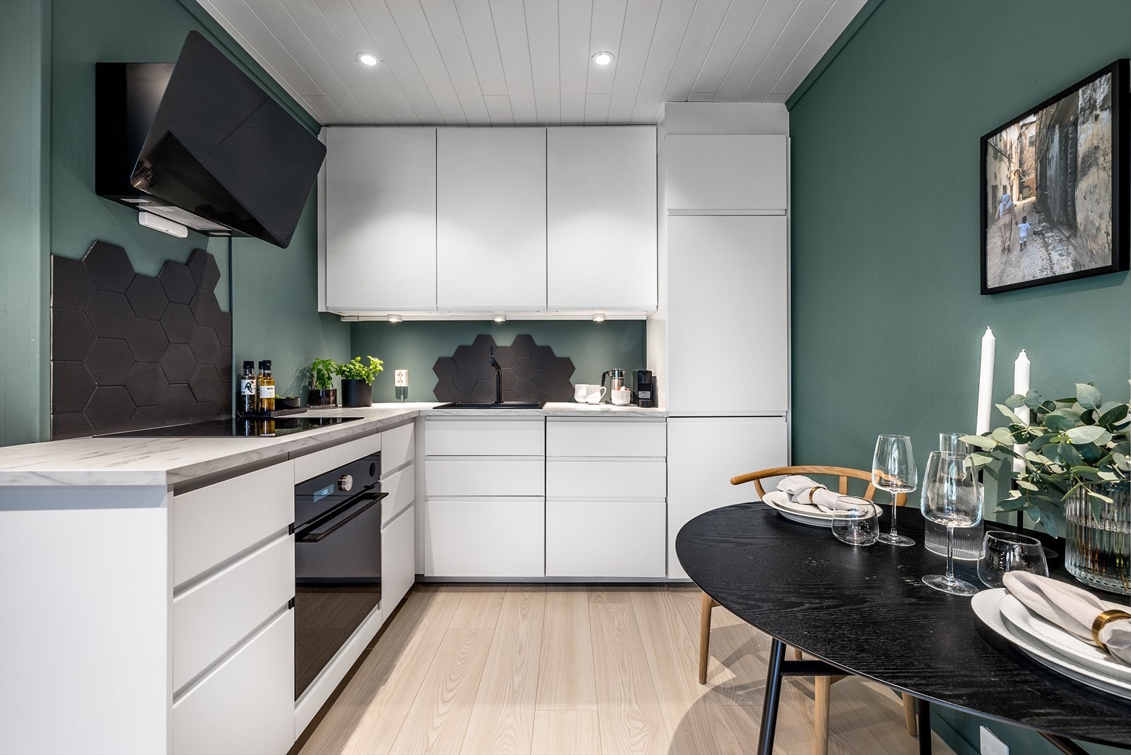 Leiligheten har en attraktiv beliggenhet i et område hvor det er kort vei til alt. Galleribilde