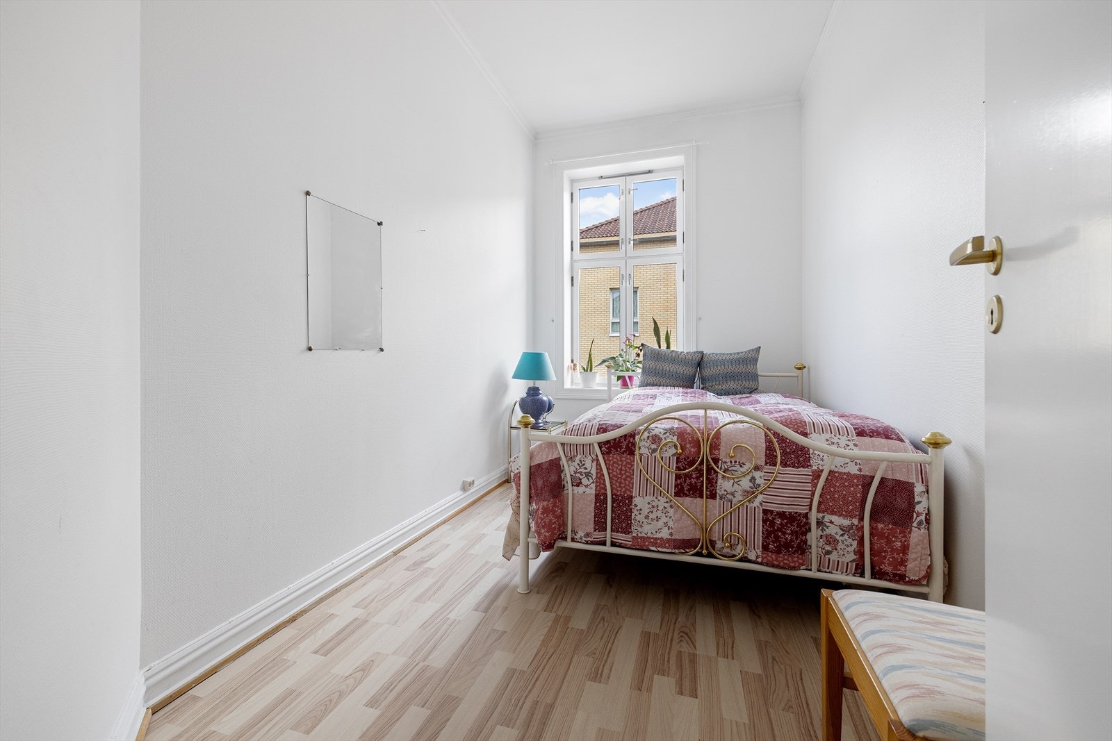 Soverom 2 har plass til dobbeltseng og annet møblement. Galleribilde