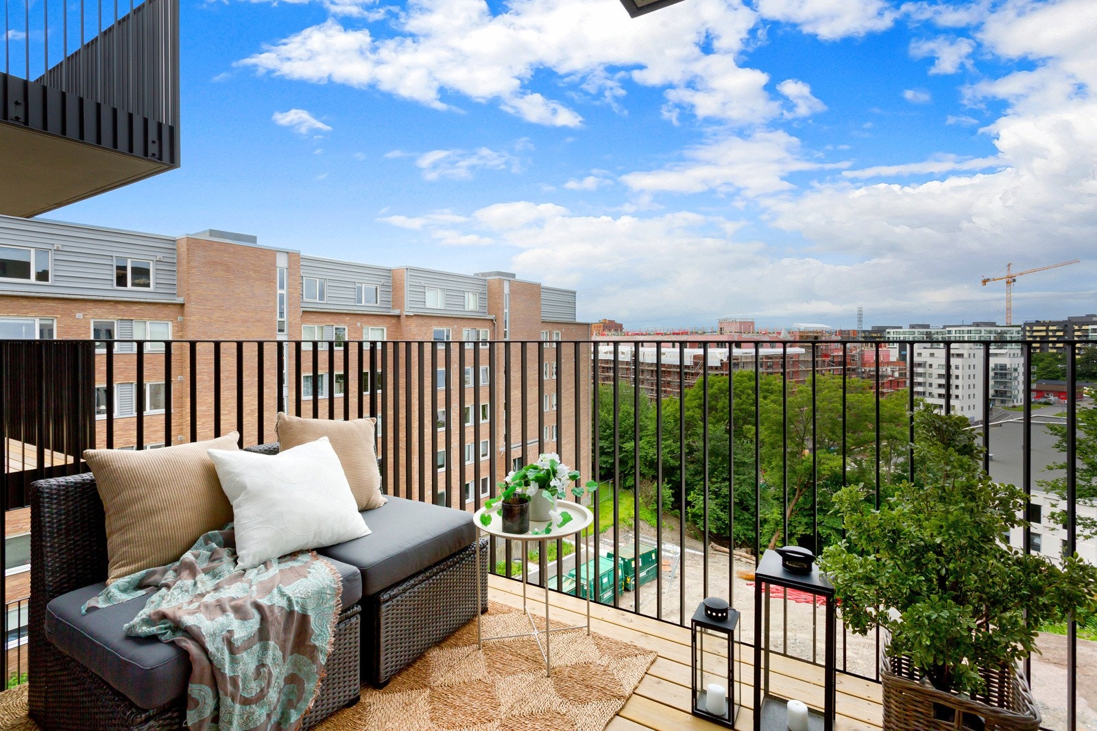 Leiligheten ble ferdigstilt i juli i år, og har bl.a. balkong på ca. 6 kvm. Galleribilde