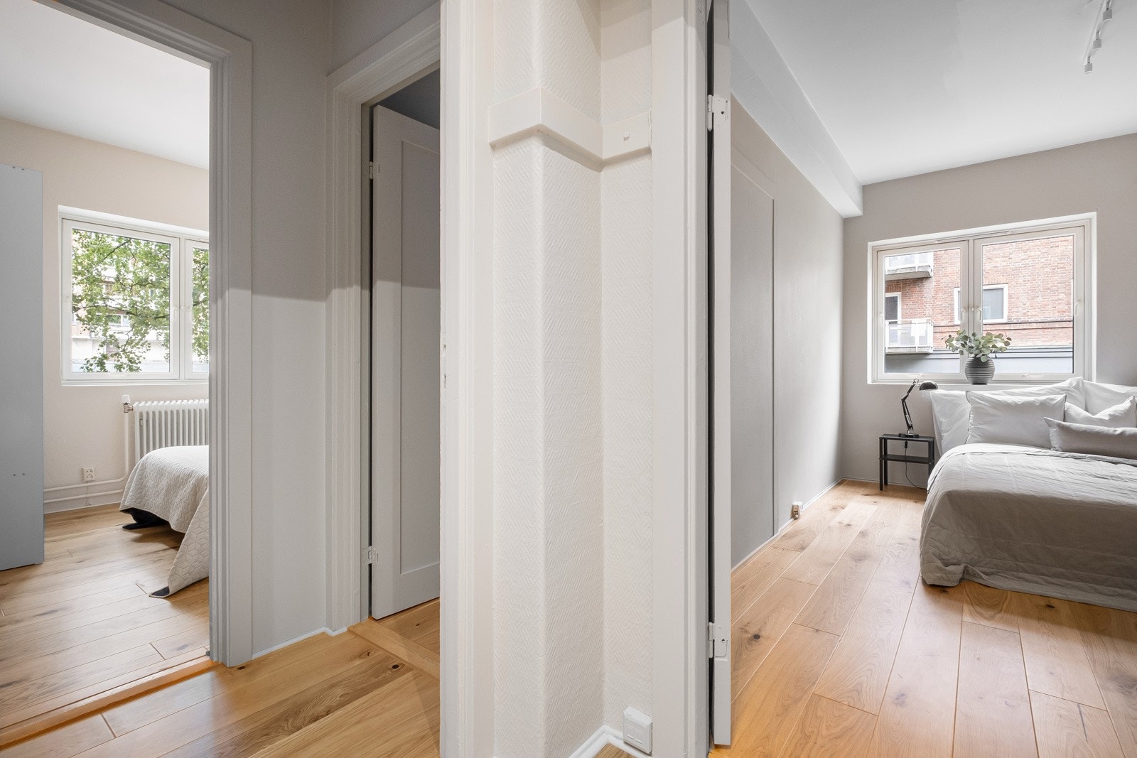 Fra inngangspartiet er det adkomst til det største soverommet. Galleribilde