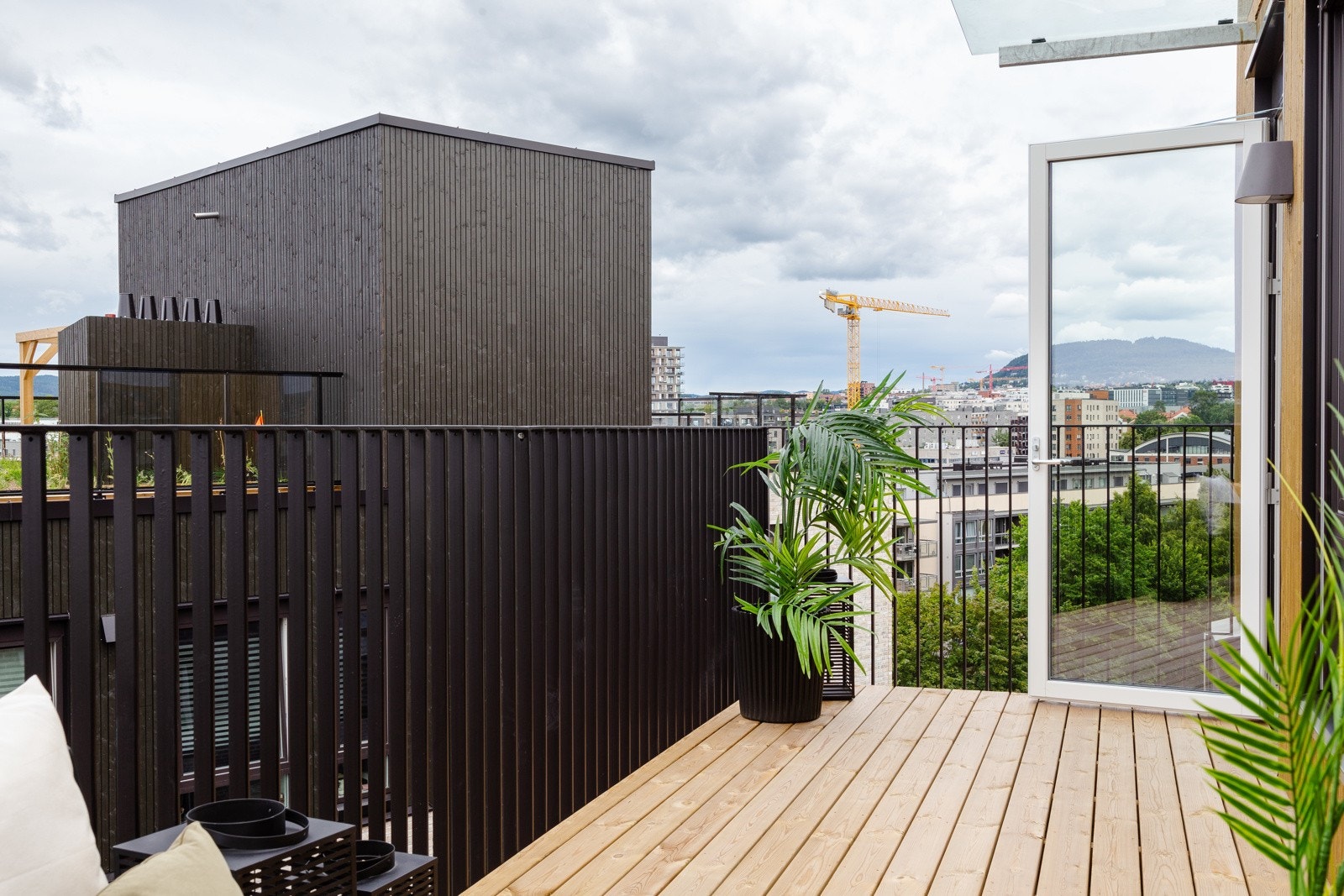 Direkte utgang til en fantastisk solrik balkong på ca. 16 kvm. Galleribilde