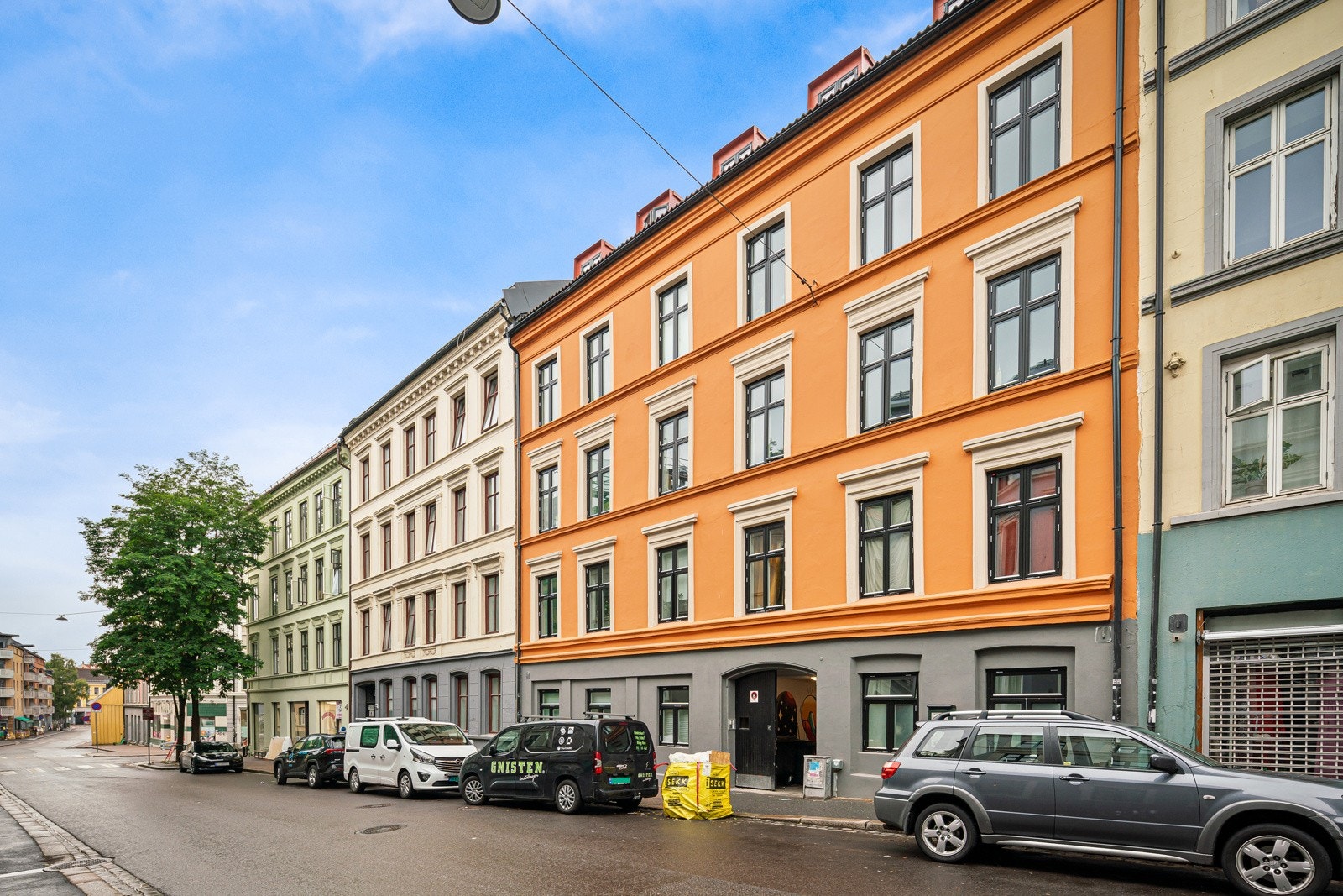 Fasade fra Tøyengata - Fasaden ble pusset opp i 2021/2022. Galleribilde