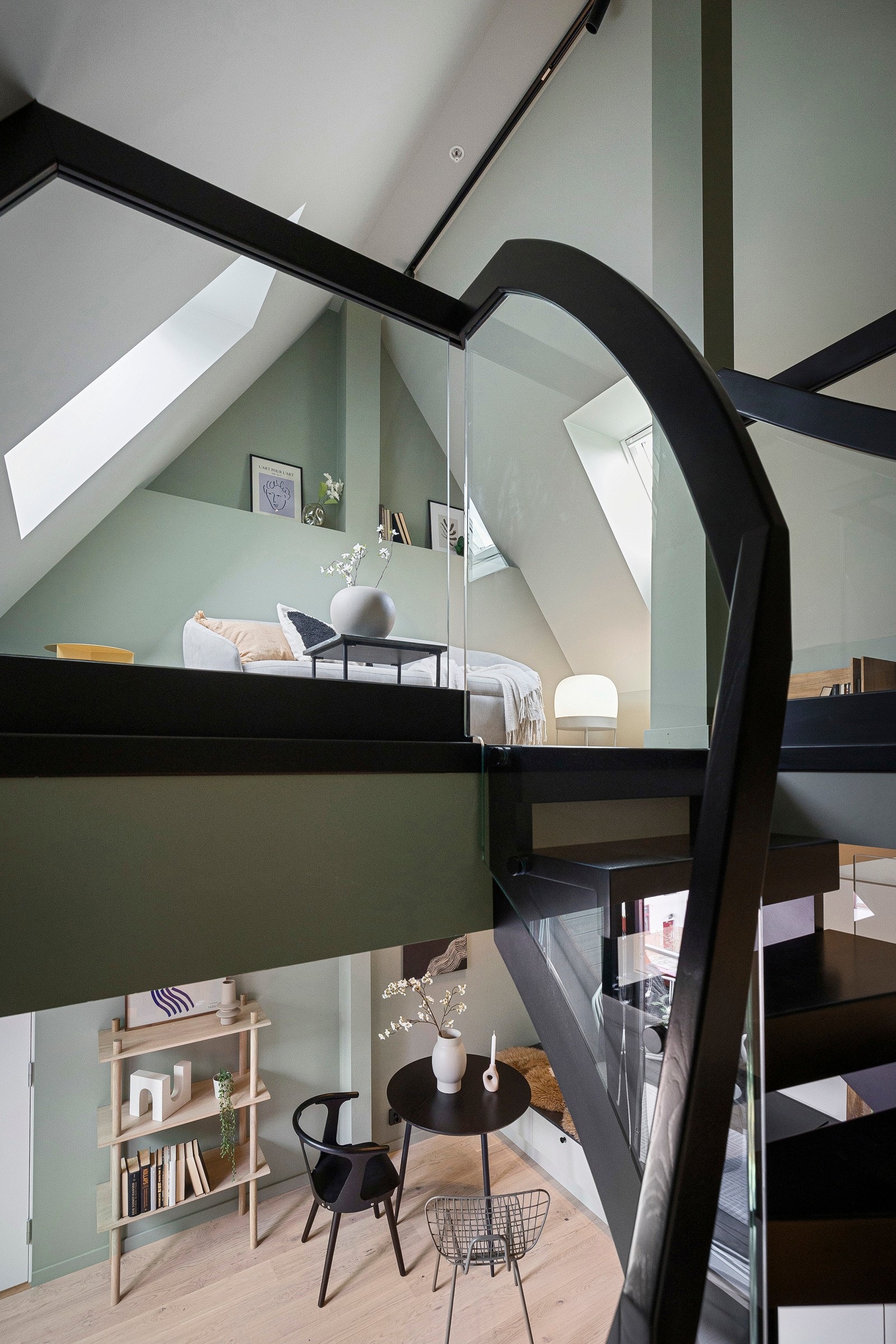 Trapp opp til mesanin II. Galleribilde