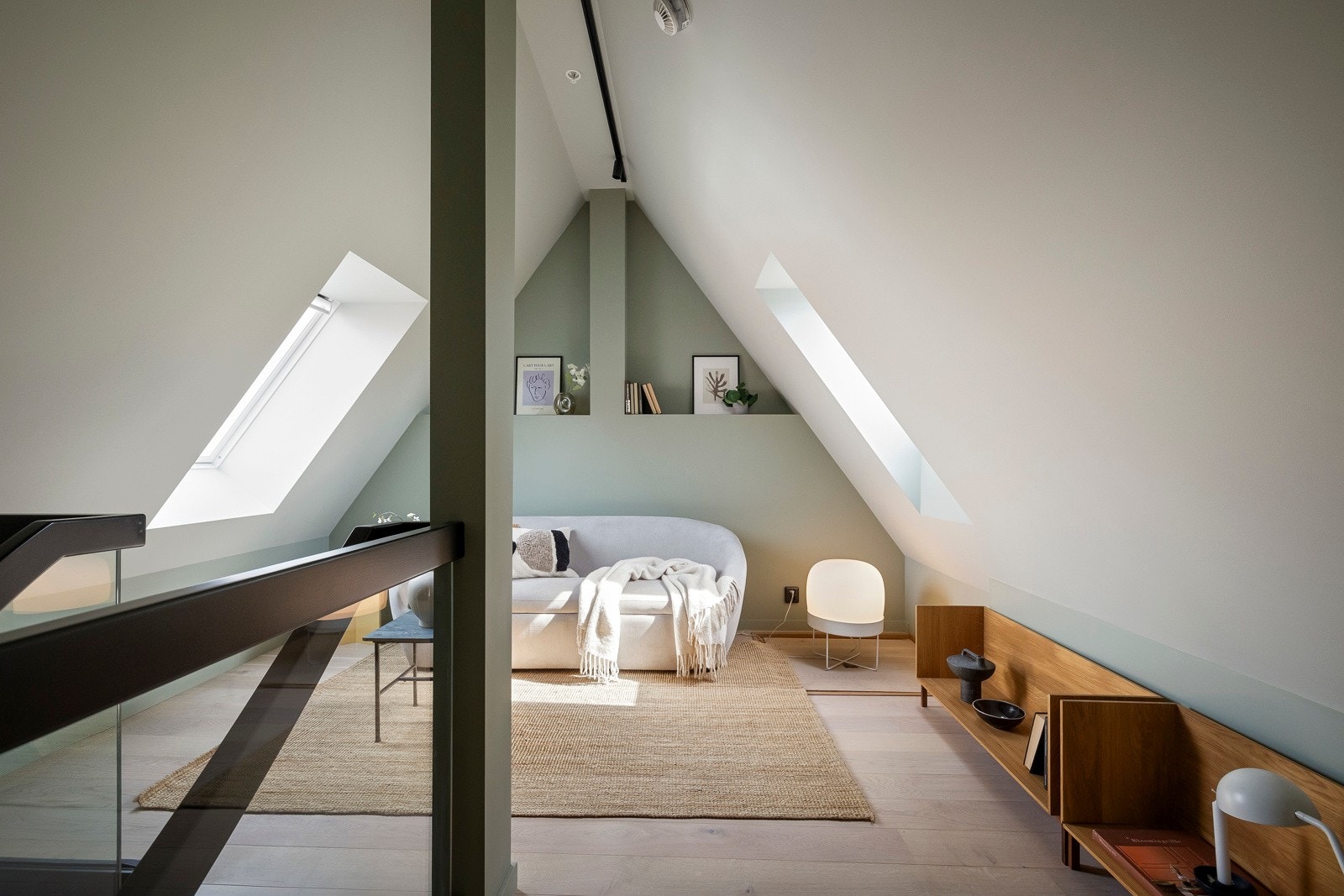 Mesanin II. Galleribilde