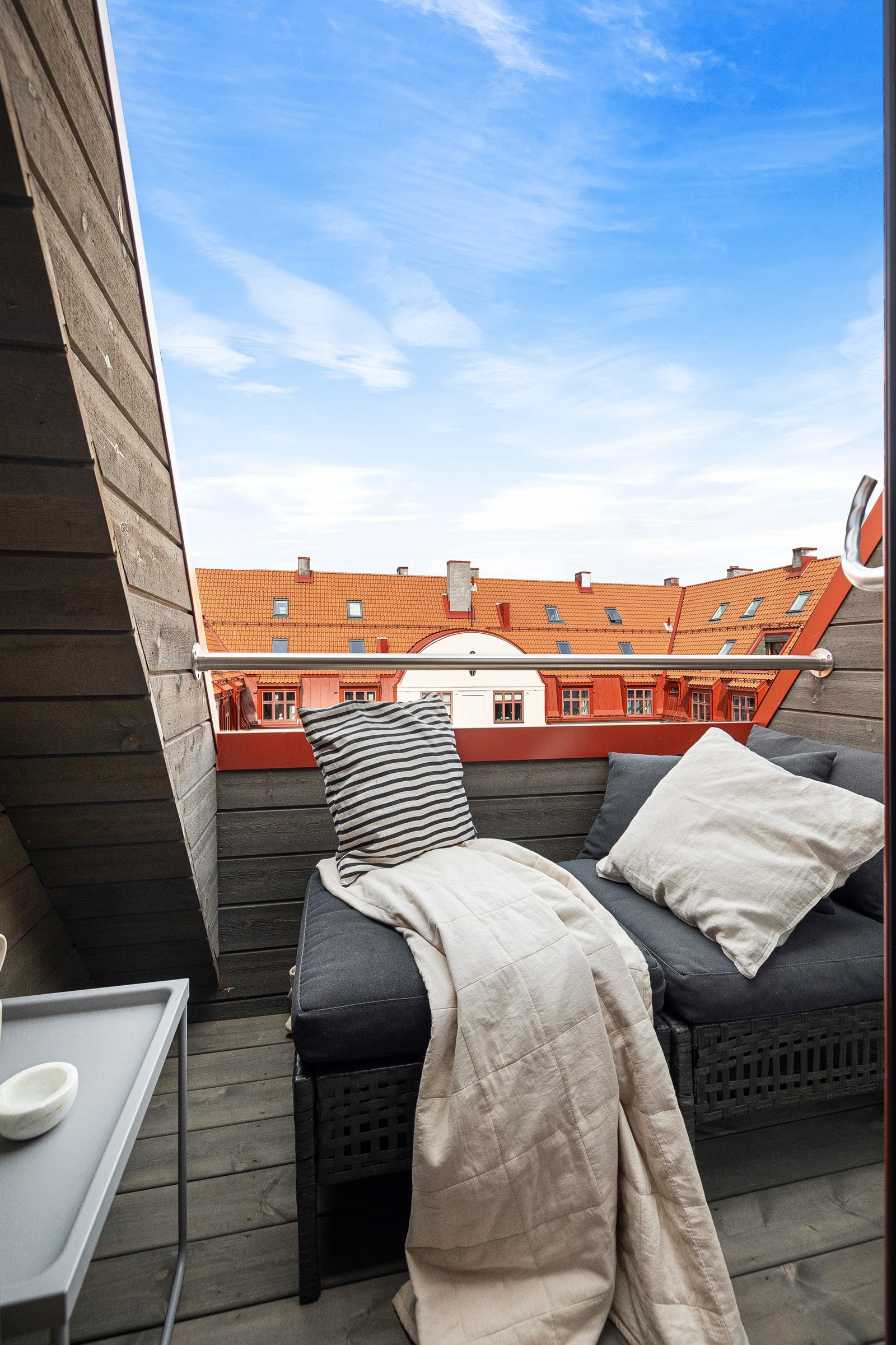 Boligen har 2 balkonger på ca. 2,5kvm. Galleribilde