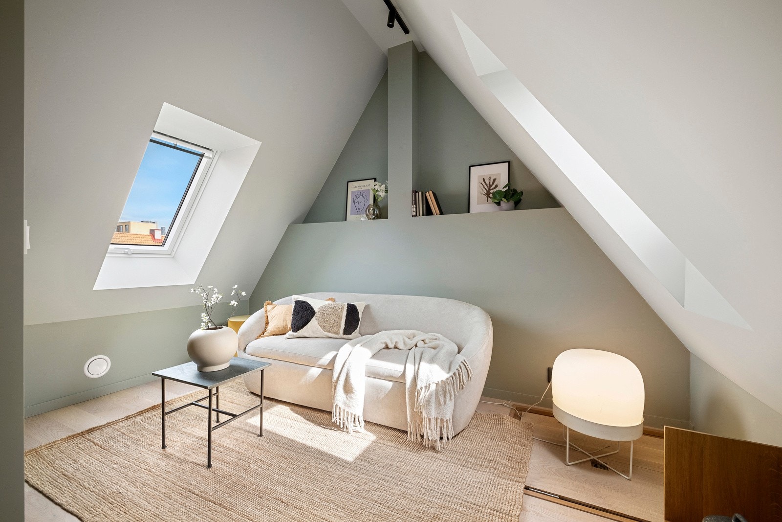 Mesanin II. Galleribilde