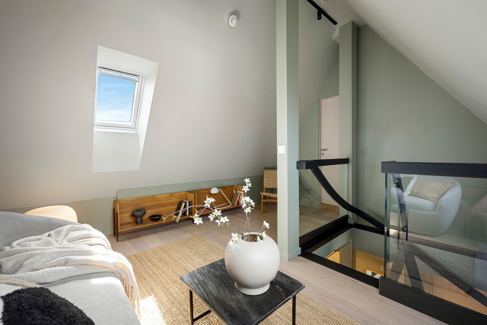 Mesanin II. Galleribilde