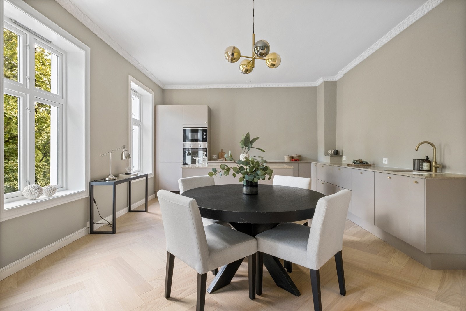 Kjøkkenet er helt nytt fra HTH i 2022. Her kan 10 personer lage mat samtidig uten problem. Galleribilde