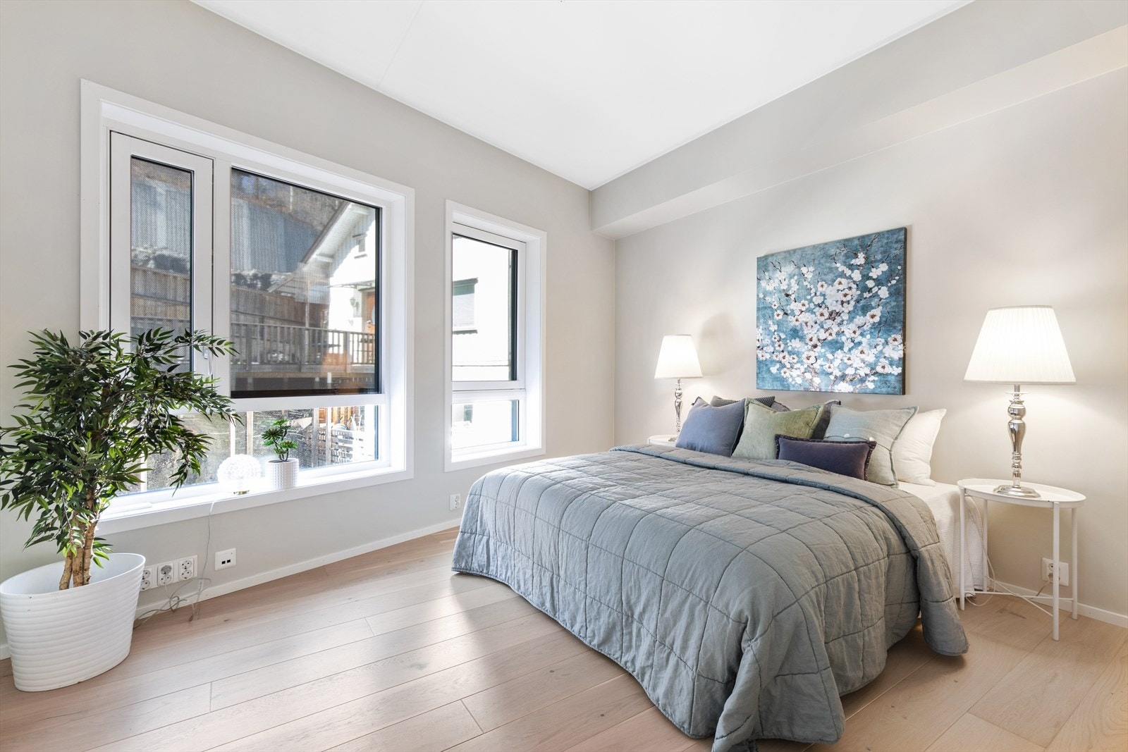 Hovedsoverommet er av ekstra god størrelse med plass for dobbeltseng. Galleribilde