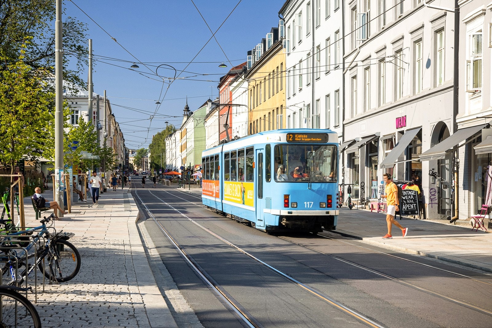 Bredt kollektivtilbud hvor du enkelt kan ta deg til andre steder i byen. Det tar ca 20 min til marka og 10 min til badeplassen! Galleribilde