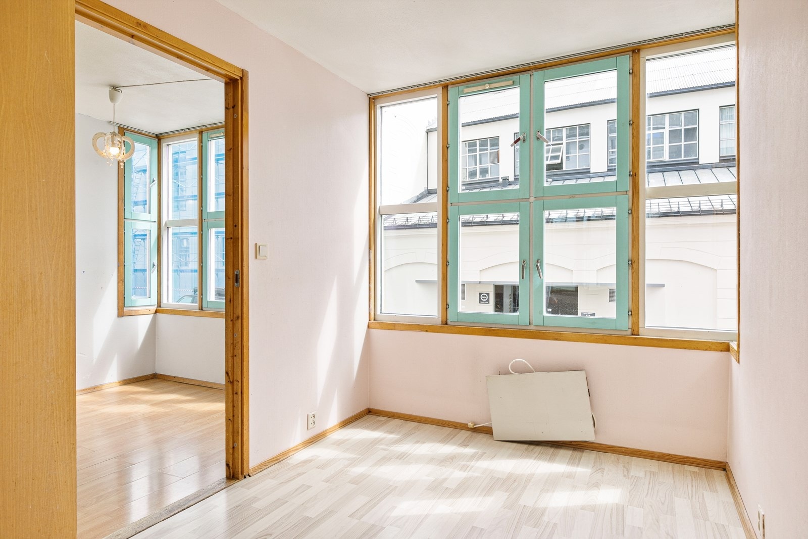 God størrelse på soverommet med plass til dobbeltseng Galleribilde