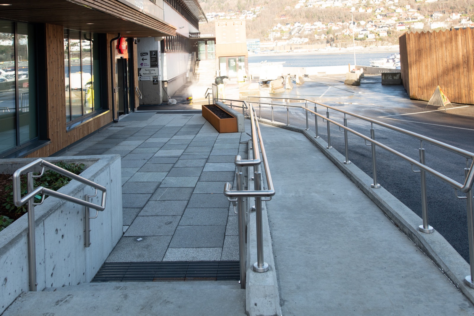 Innbydende og flott inngangsparti Galleribilde