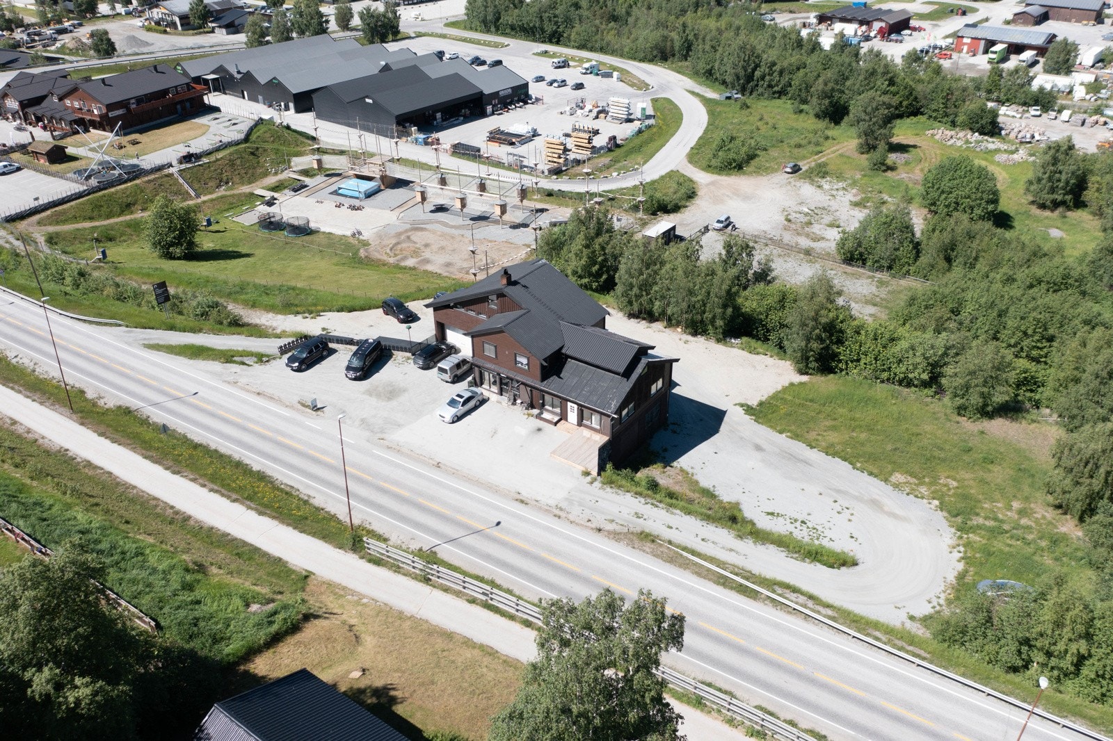 EIE_Lom-3 Galleribilde