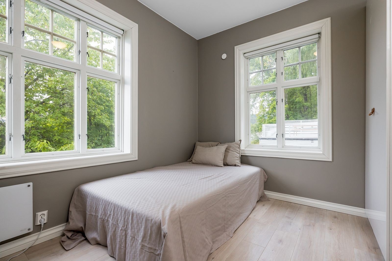 Rom 6 - UTLEID - Gutt Galleribilde