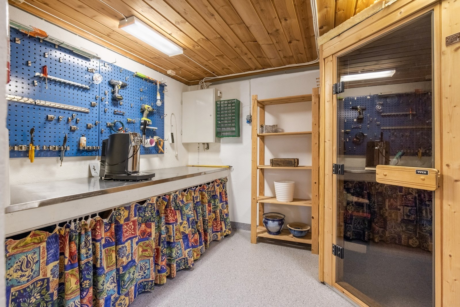 Stor entré med plass til lagring Galleribilde