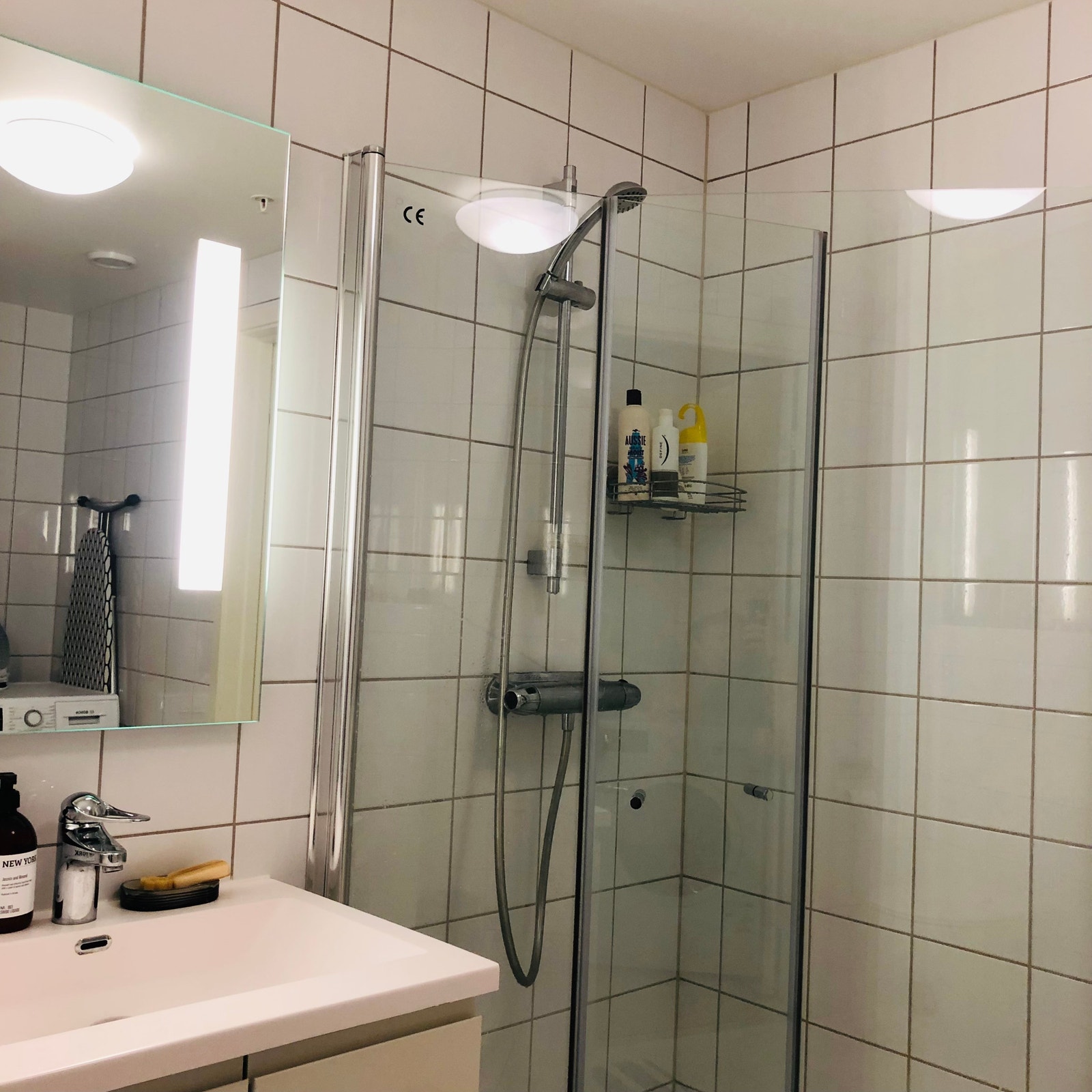 Servant og dusjhjørne Galleribilde