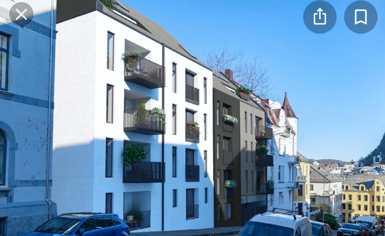 Bygget sett ovenfra i Øwregata med Hotel Brosundet nederst i gata Galleribilde