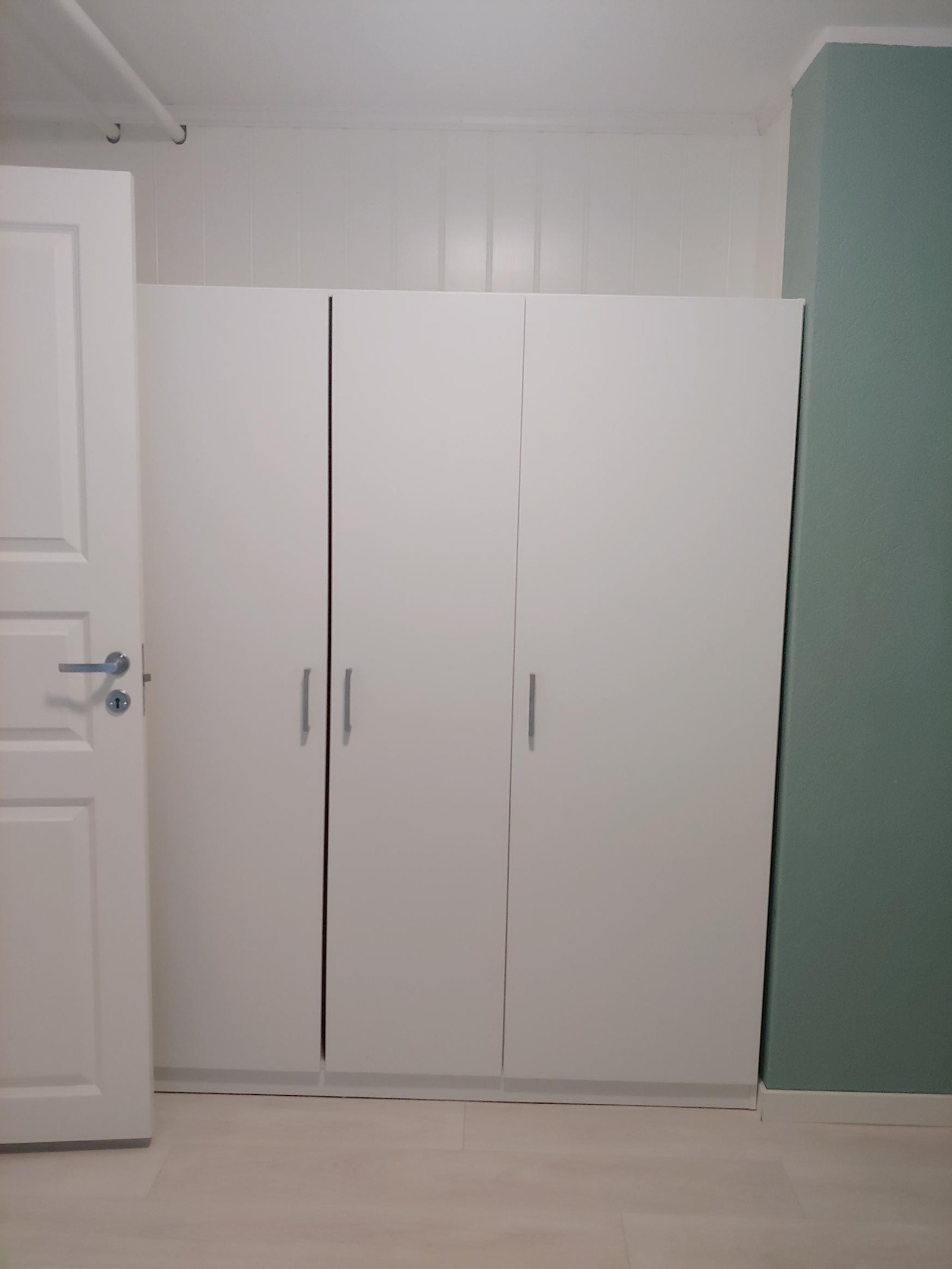 Skap på begge rom Galleribilde