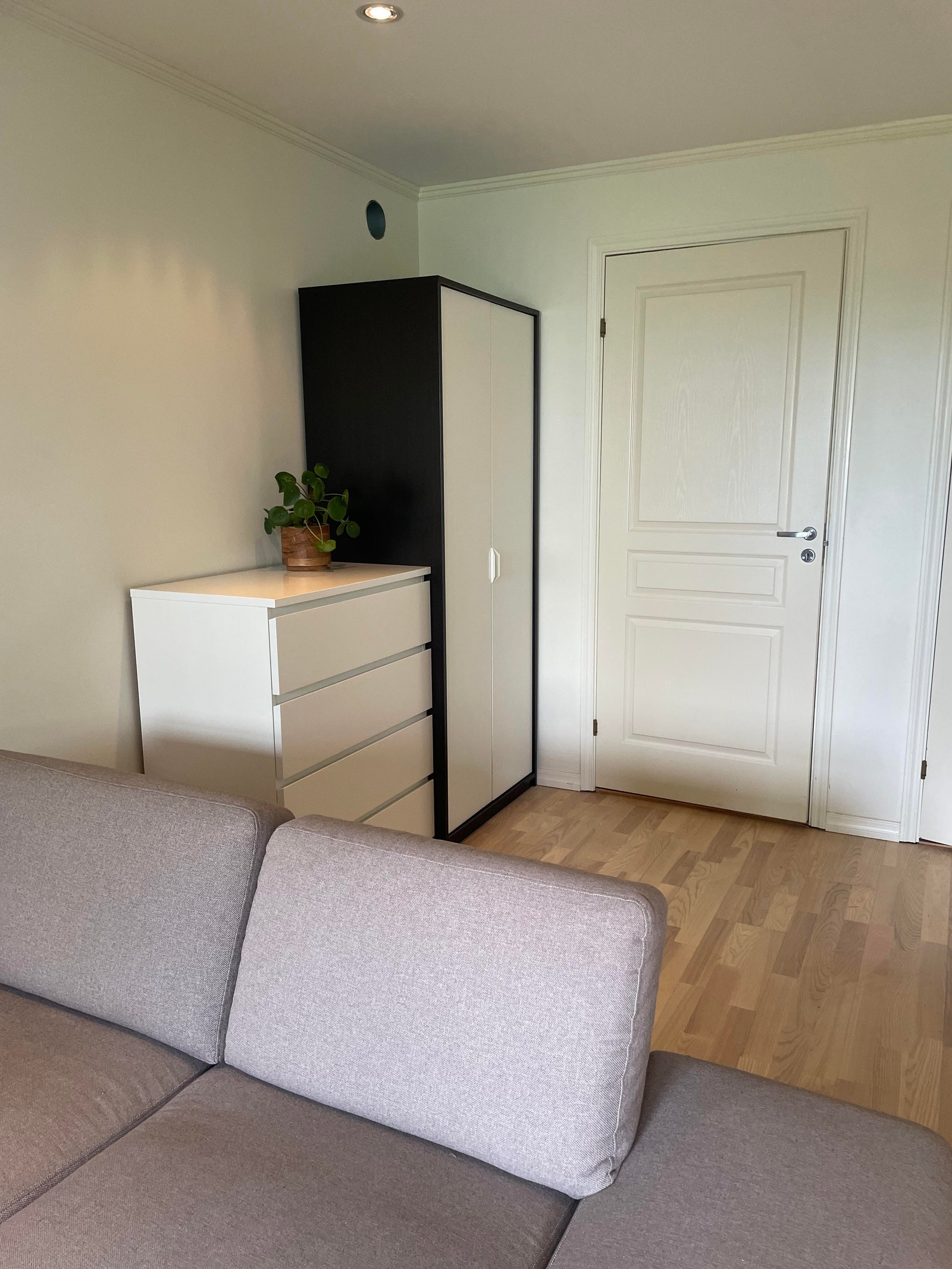 Oppbevaring i stue/sov Galleribilde