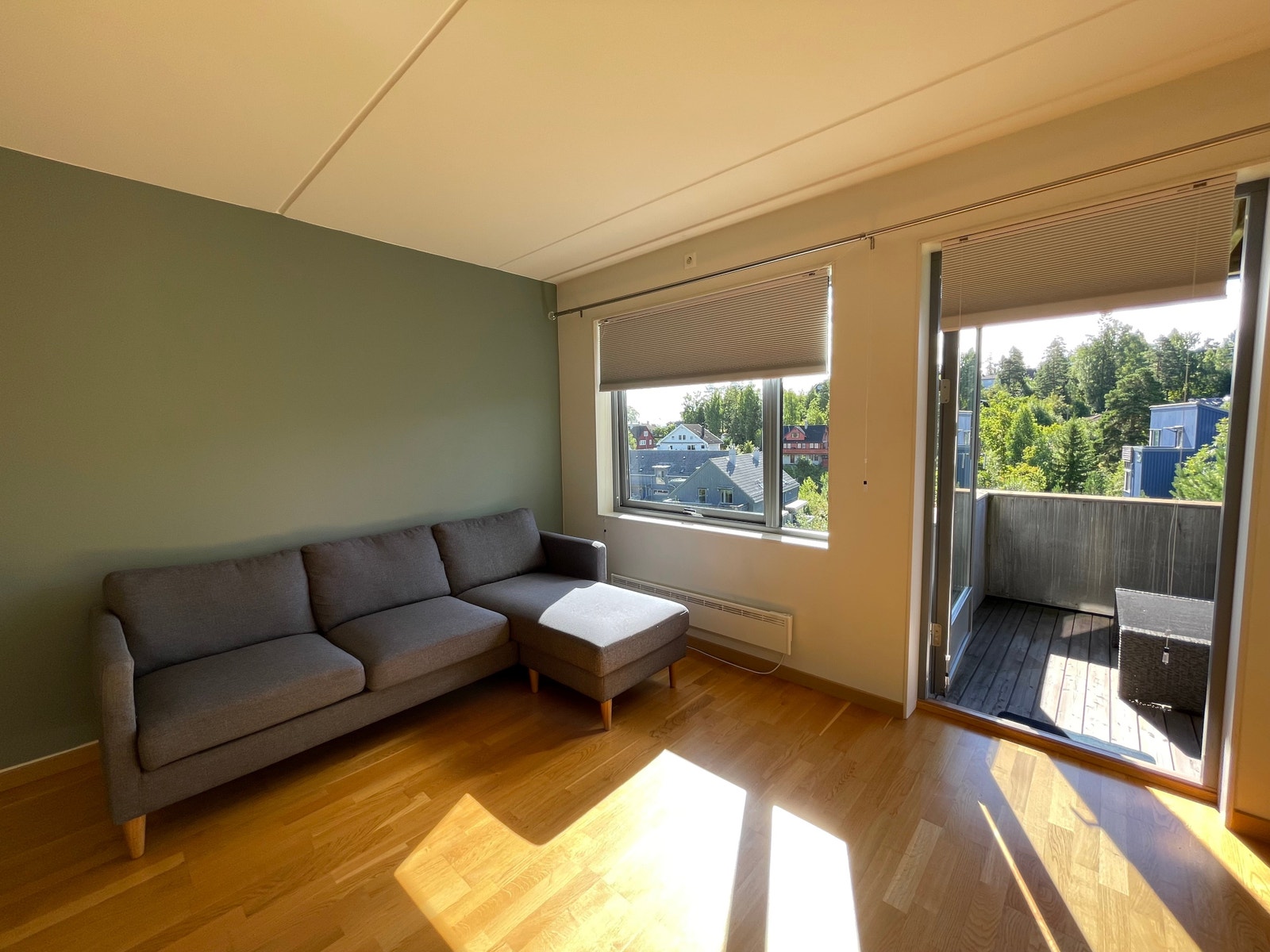 Stue med utgang til balkong Galleribilde