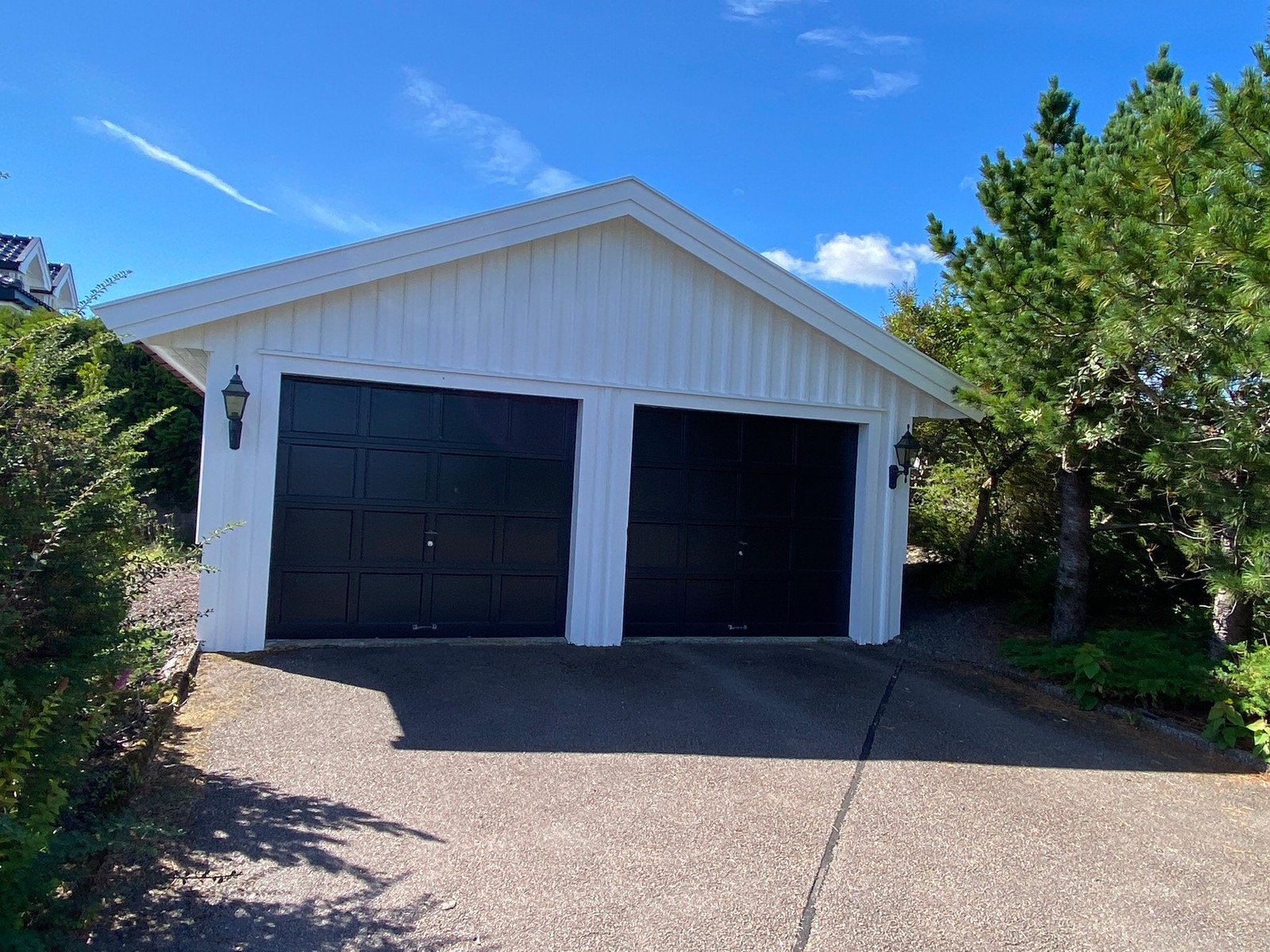 Garasjen der venstre side vil være med i leie-avtalen Galleribilde