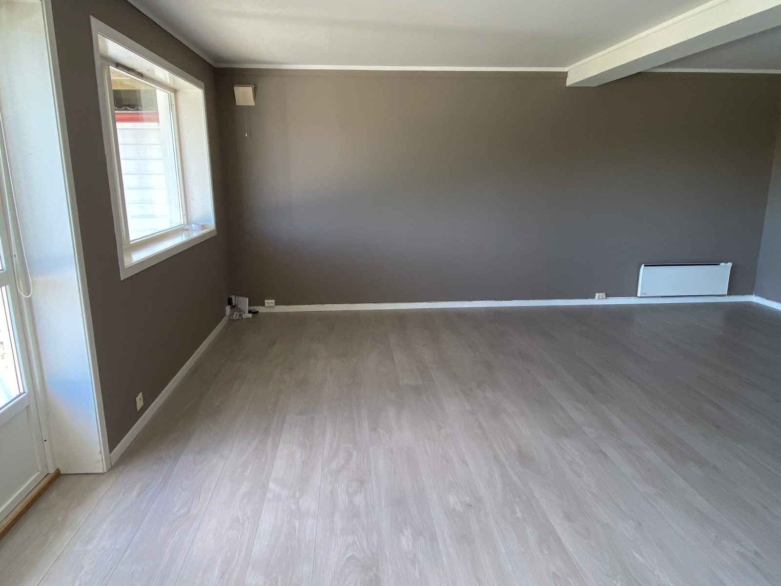 Stue / oppholdsrom sett fra kjøkkenet Galleribilde