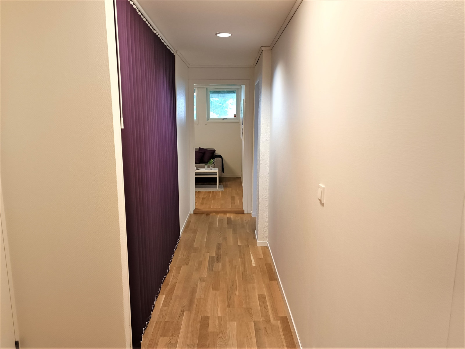 Gang mellom rom Galleribilde