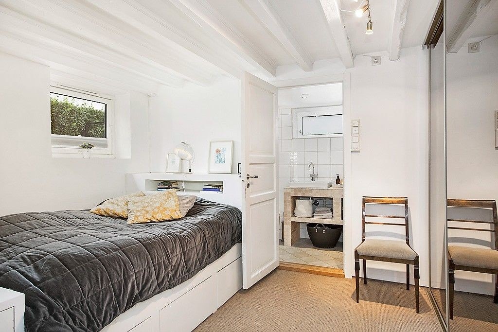 Soverom med direkte inngang til privat bad. Galleribilde