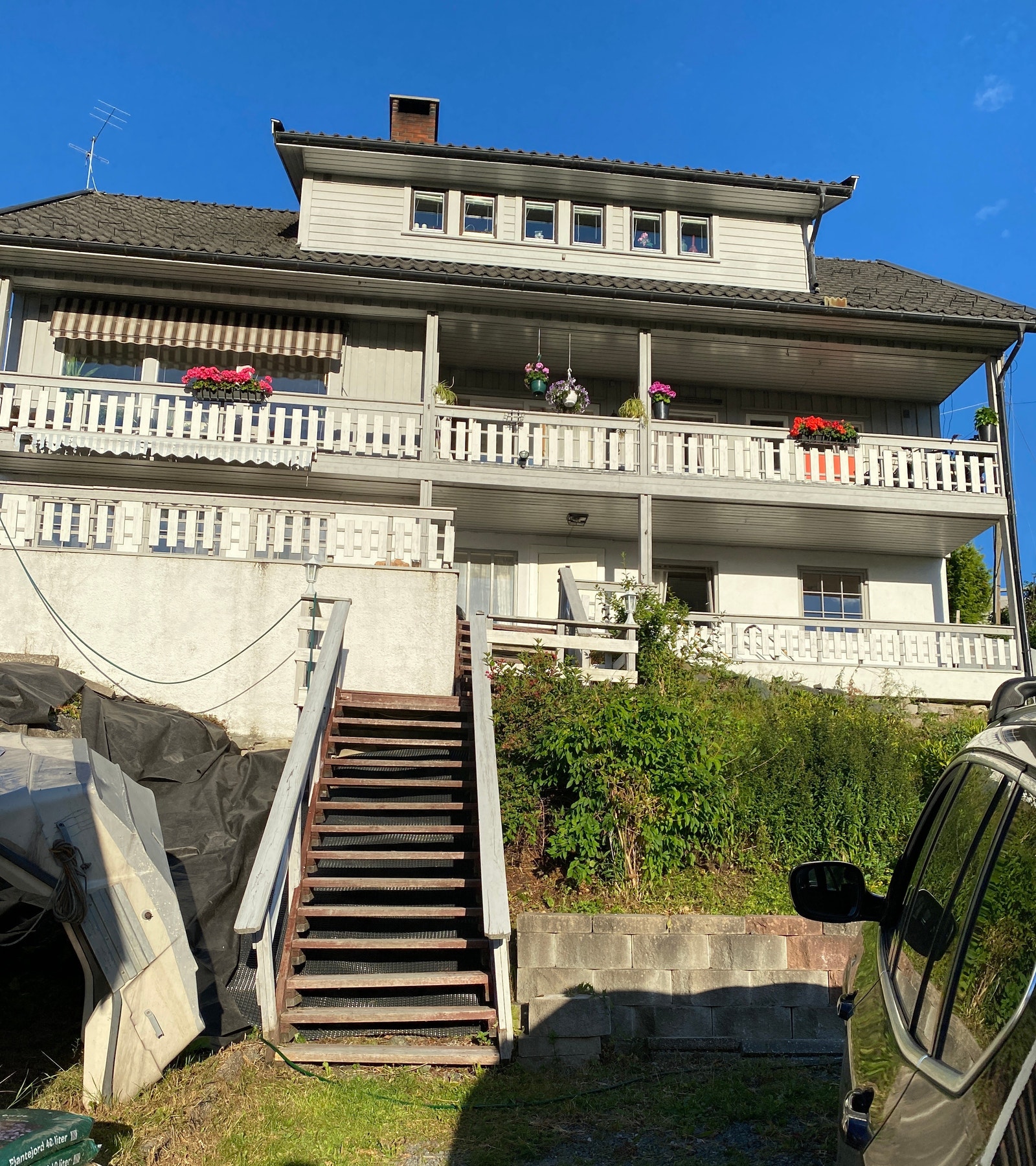Bilde av huset fra gata Galleribilde