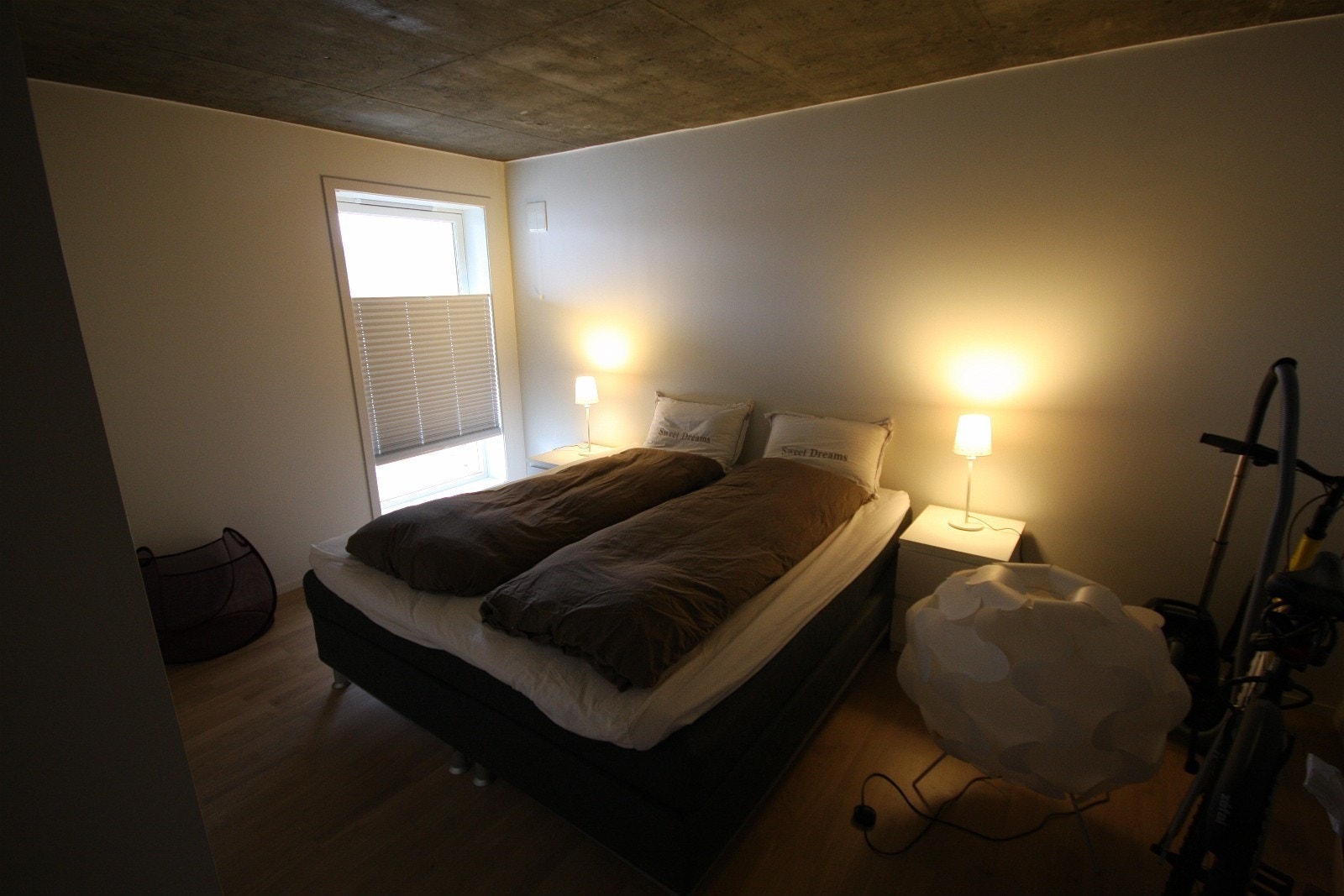 Bilde som viser hvordan forrige leieboer innredet soverom Galleribilde