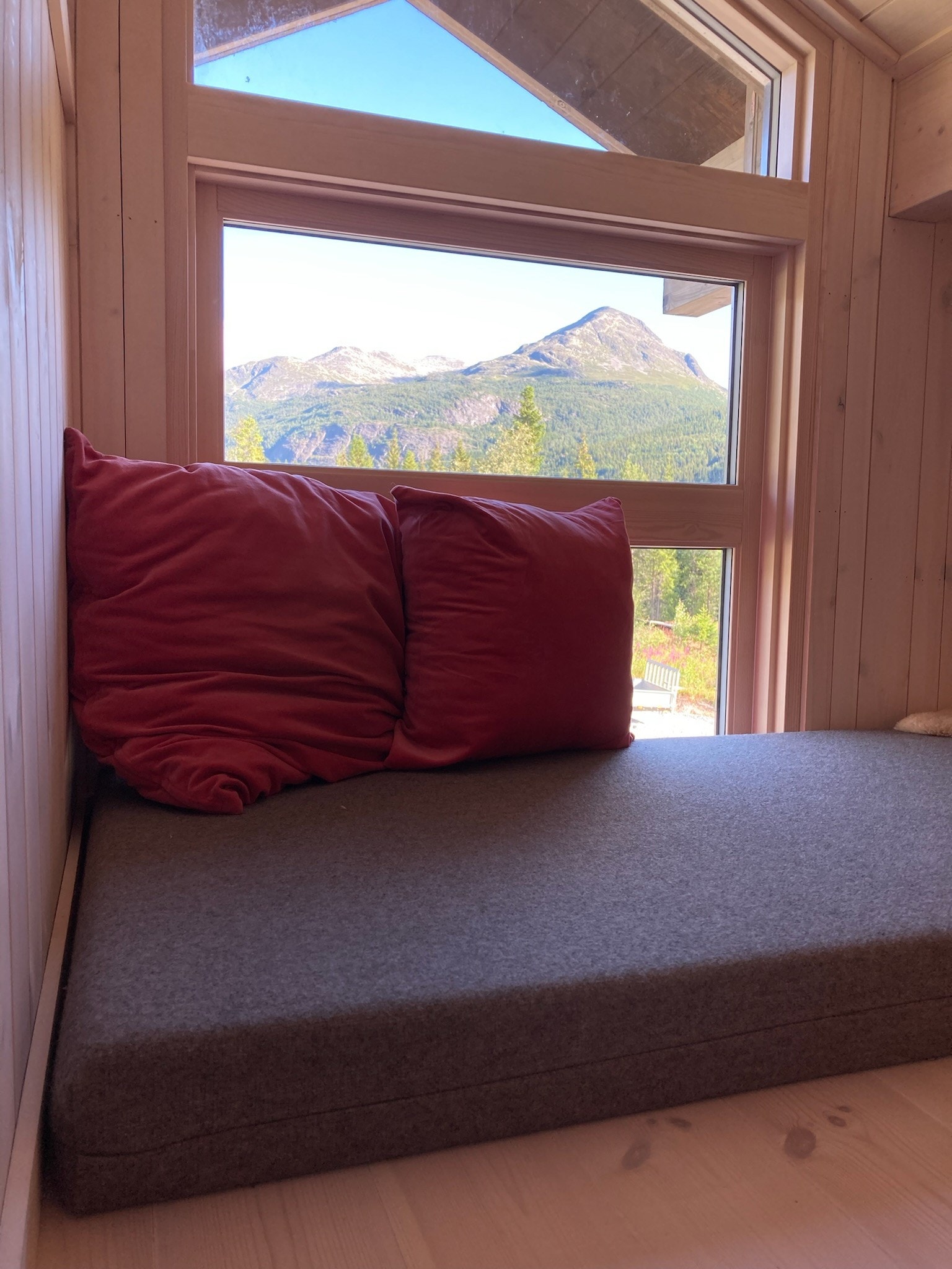 Hemsen med utsikt til Kyrkjebønnøse Galleribilde