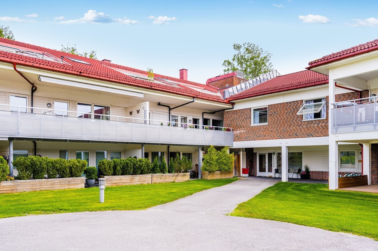 Leiligheten er fra 2011, trappefri adkomst. Galleribilde